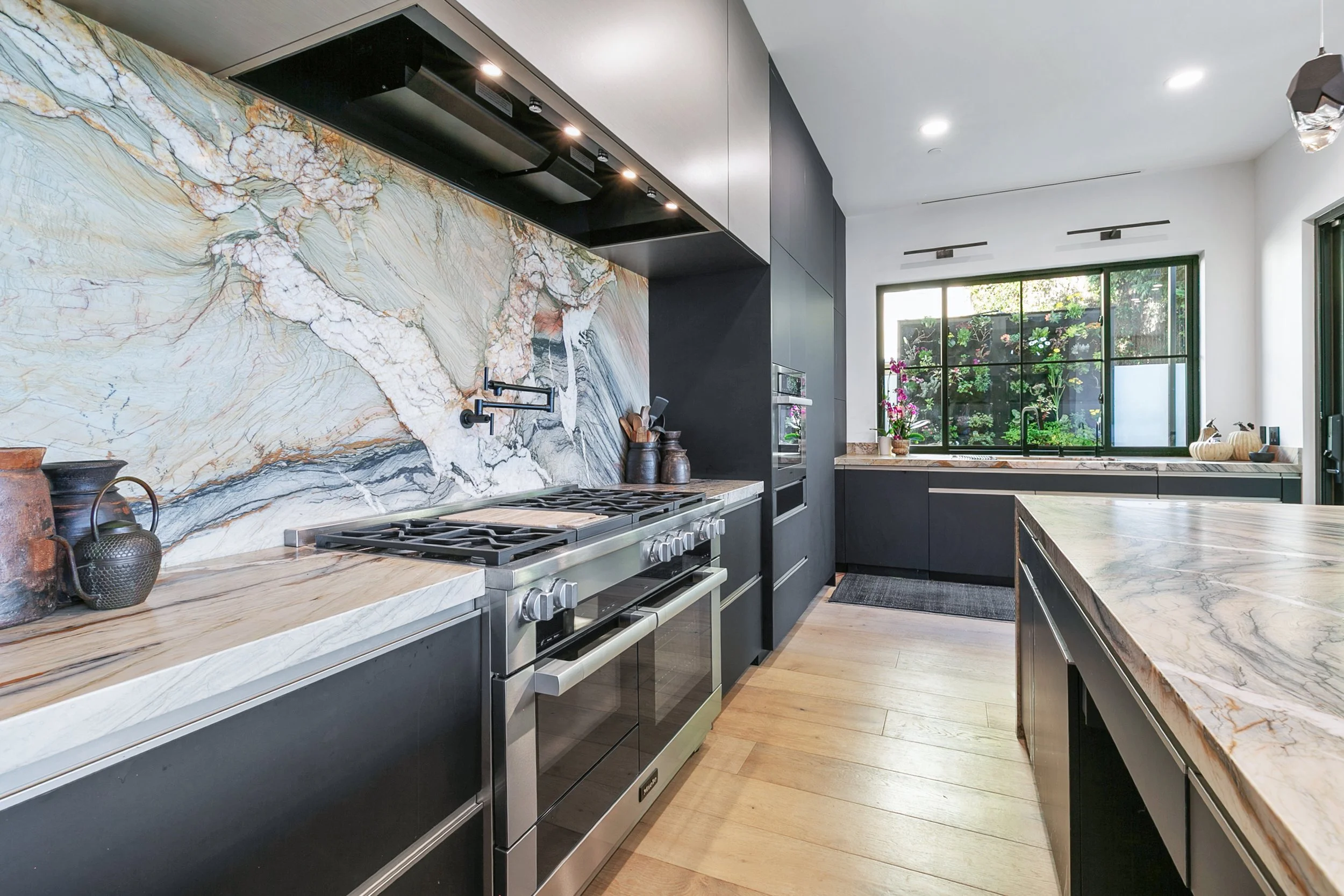 26-11-1 3919 Avenida Brisa FINAL-21 copy.jpg