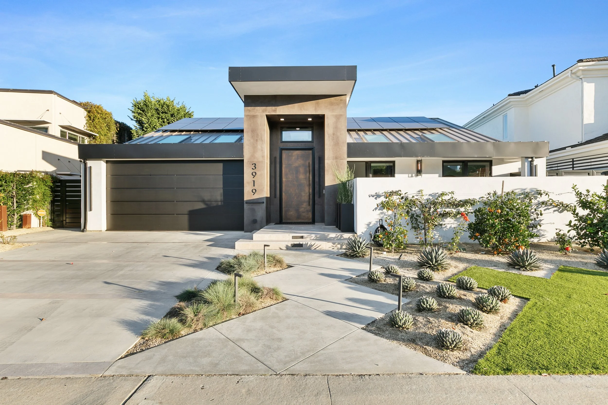 26-11-1 3919 Avenida Brisa FINAL-69 copy.jpg