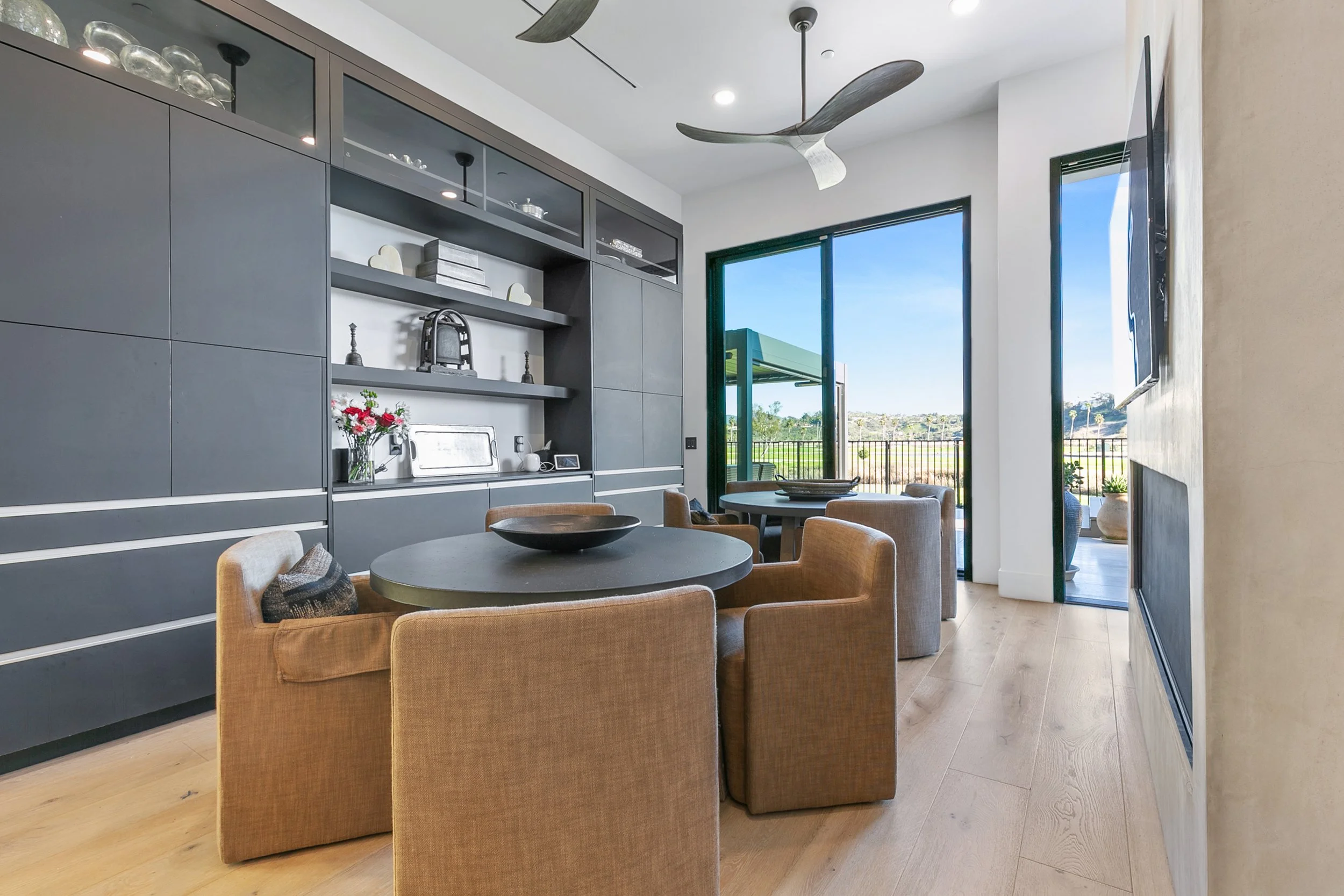 26-11-1 3919 Avenida Brisa FINAL-34 copy.jpg