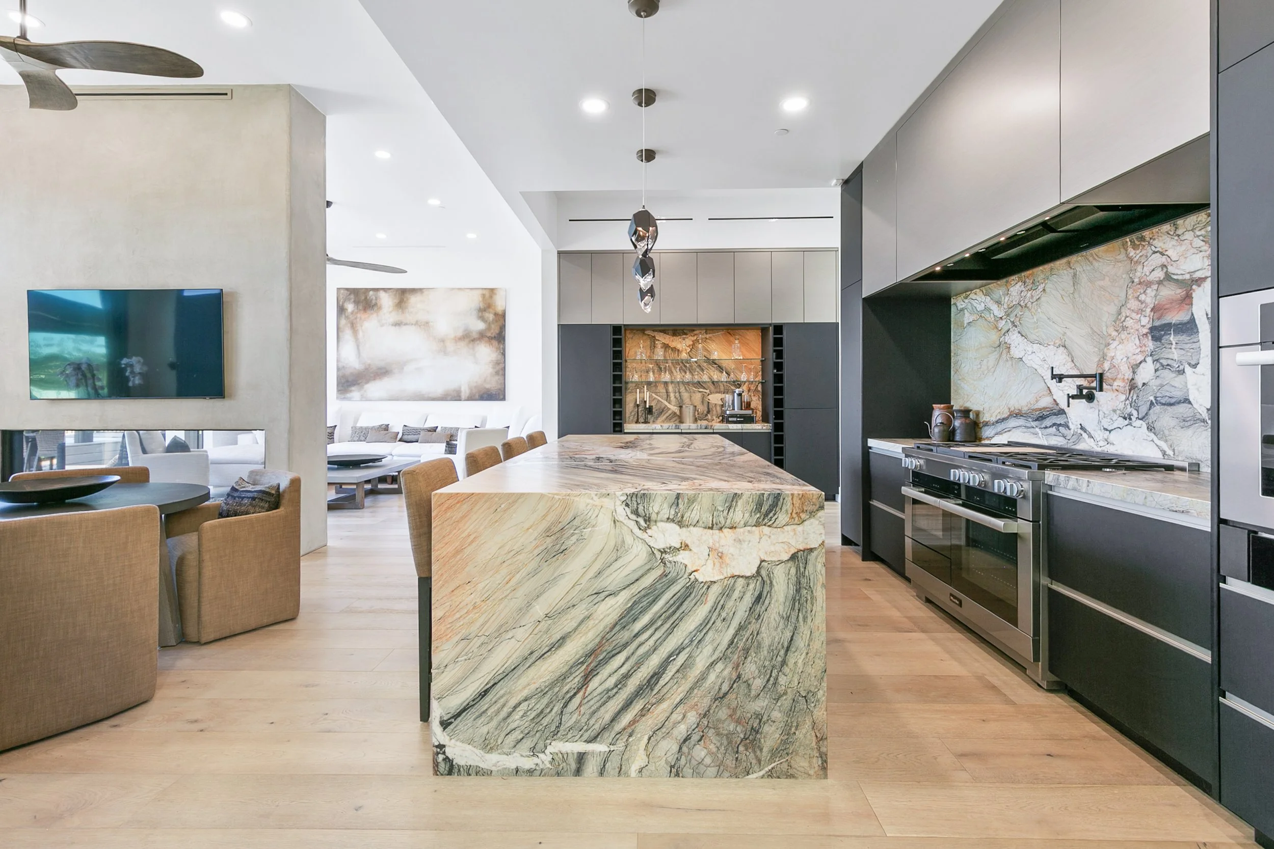 26-11-1 3919 Avenida Brisa FINAL-17 copy.jpg