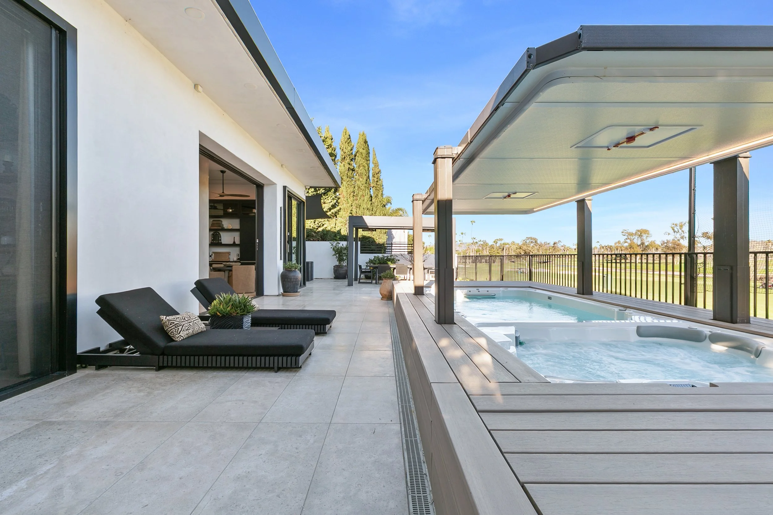 26-11-1 3919 Avenida Brisa FINAL-58 copy.jpg