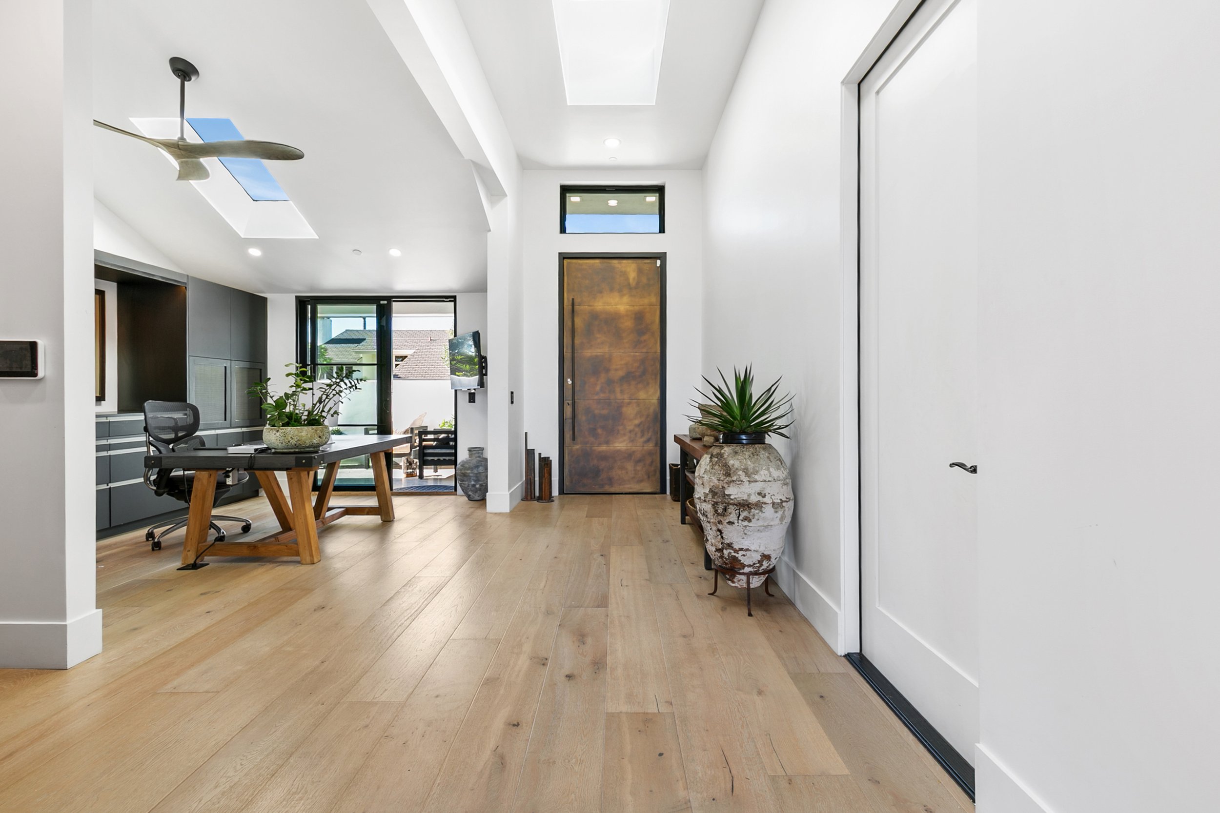 26-11-1 3919 Avenida Brisa FINAL-38 copy.jpg