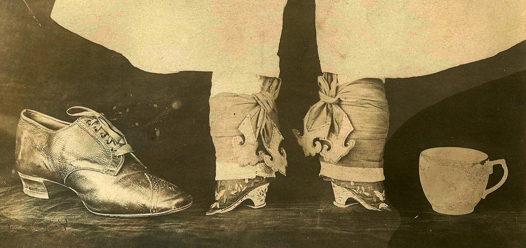 Episode 26: Aching for Beauty: Footbinding in China