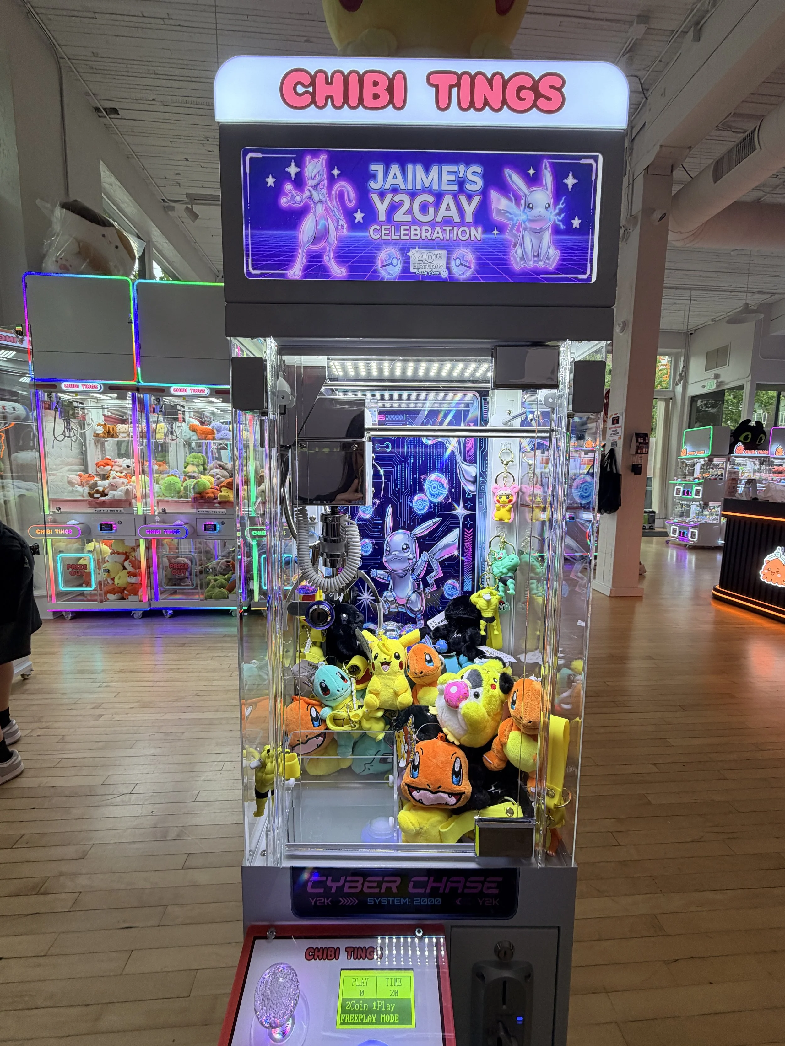 Custom your mini Claw Machine in Seattle