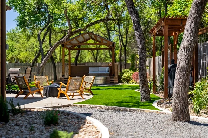 Building Austin Pergolas: Is Your New Footing Safe in a Freeze?