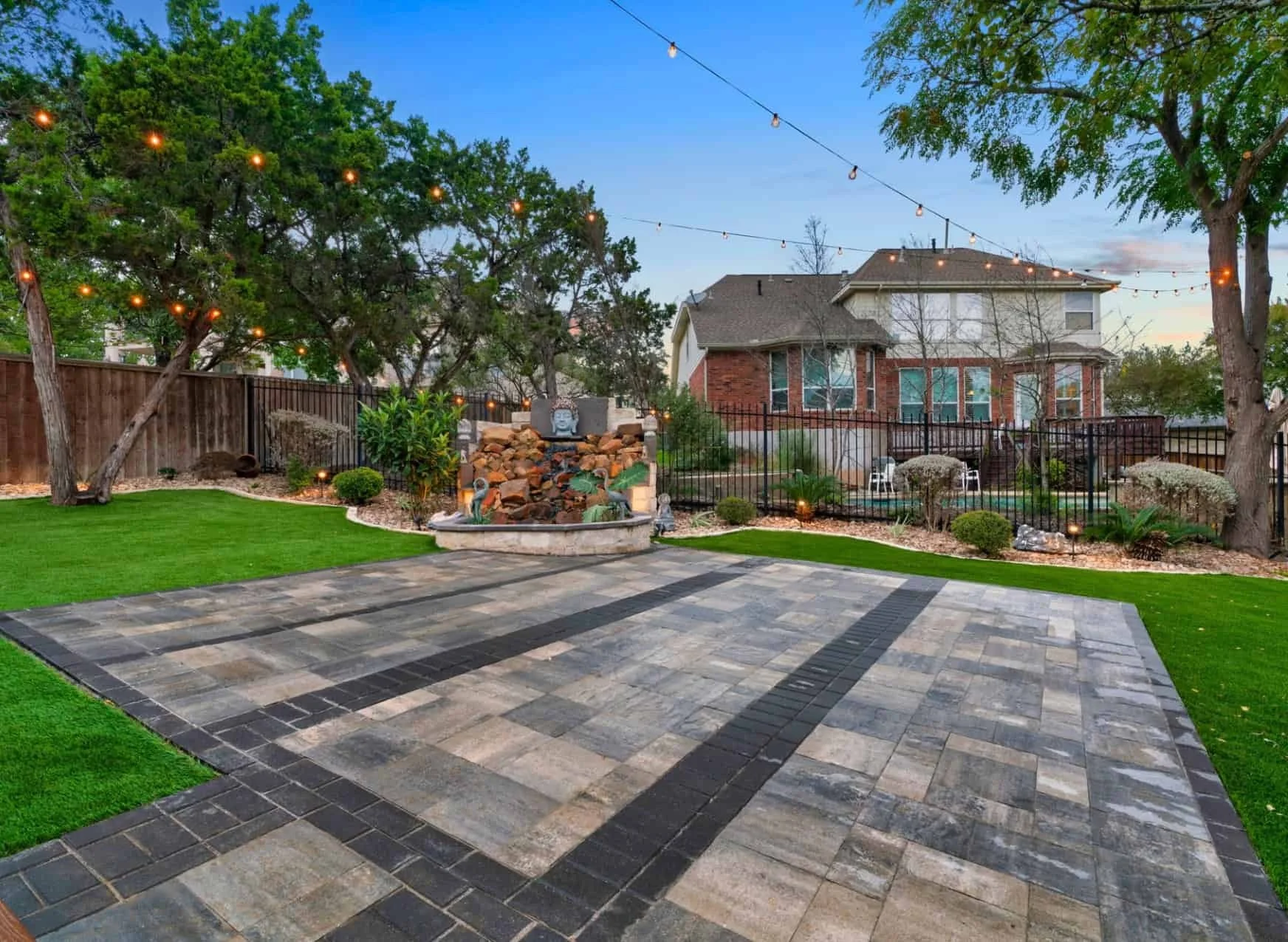 Ideas for Paver Patios That Maximize Small Backyard Spaces