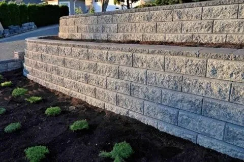 Retaining Walls Uses in Landscaping
