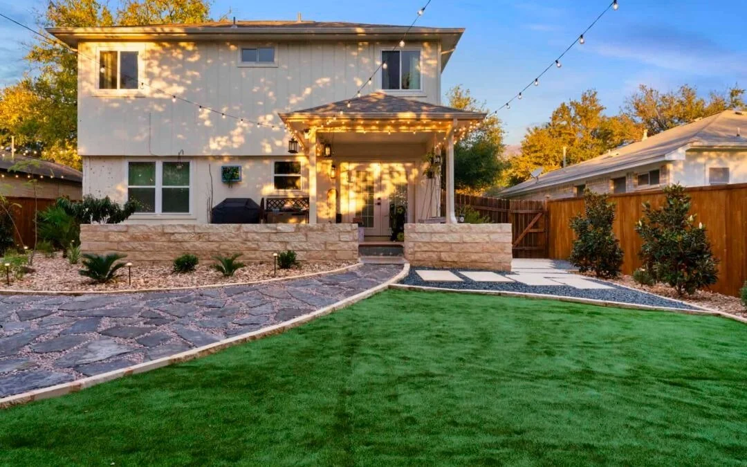 Artificial Turf: Low Maintenance, High Appeal in Autumn