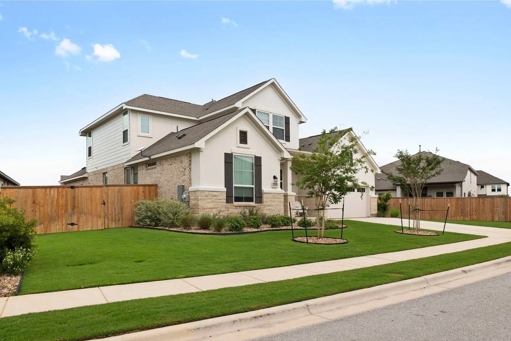 Lawn Maintenance Services in Austin, TX: Keeping Your Yard Healthy Through Every Texas Season