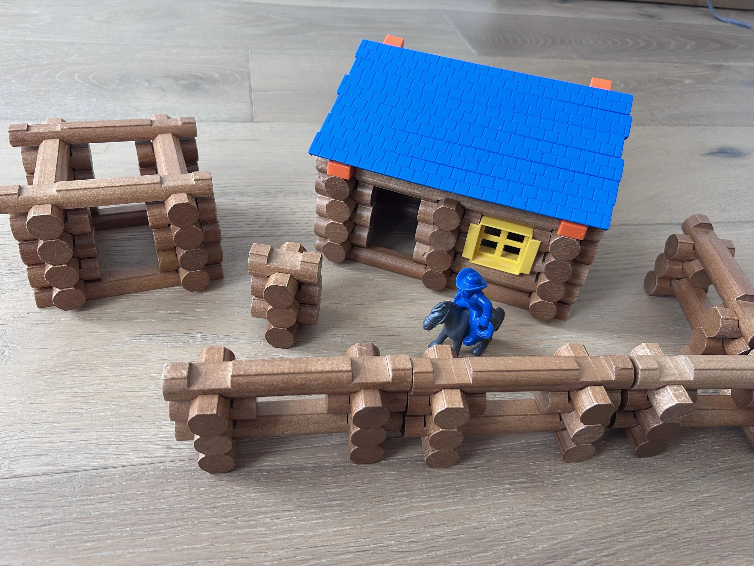 Lincoln Logs