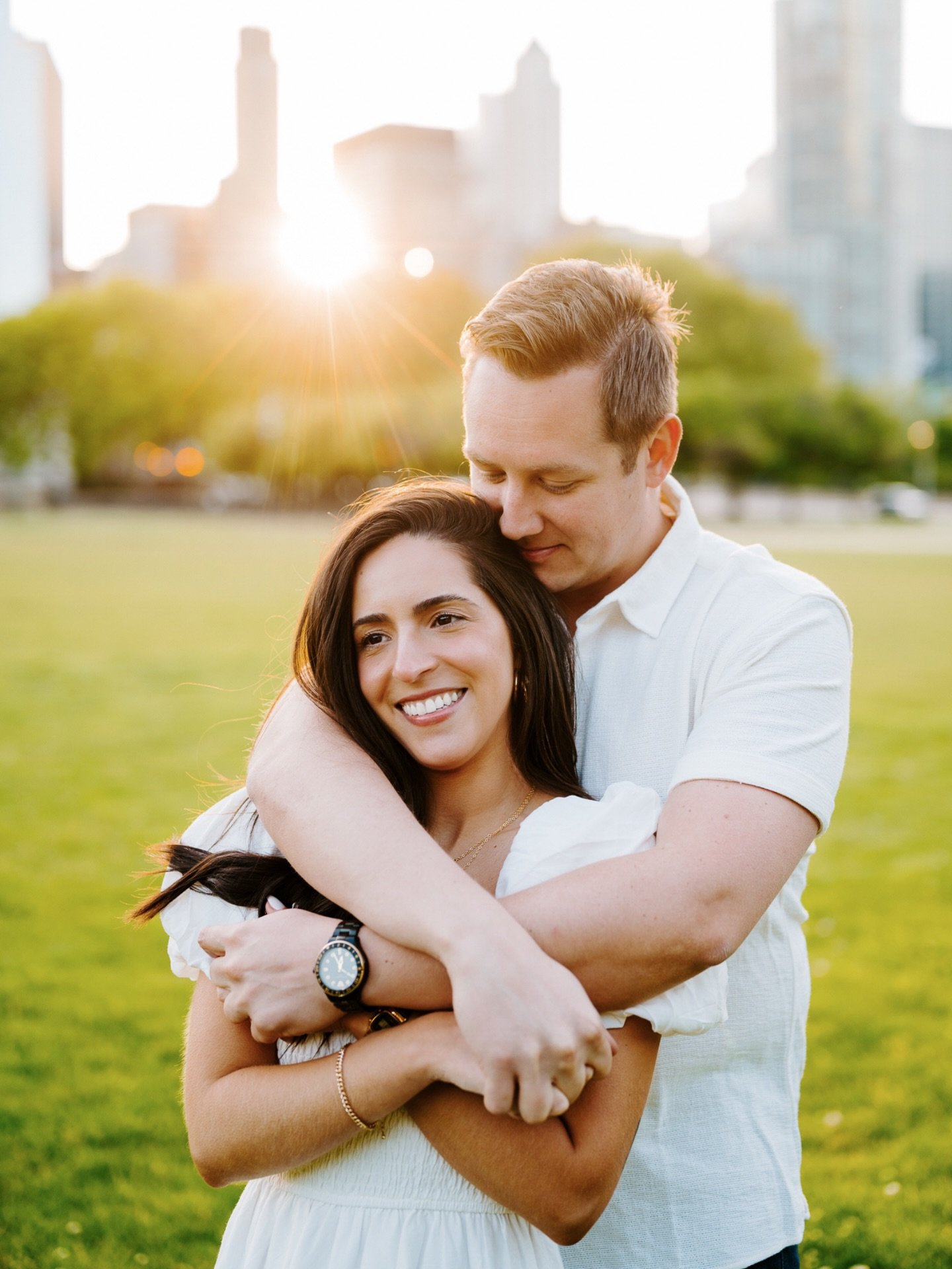 In honor of daylight savings here&rsquo;s some of my fav sunset photos!!!! I cannot wait for warm weather, golden hours, and evenings with the best couples 🫶🏻🫶🏻🫶🏻

#goldenhour #daylightsavings #sunset #chicagoengagementphotographer #chicago