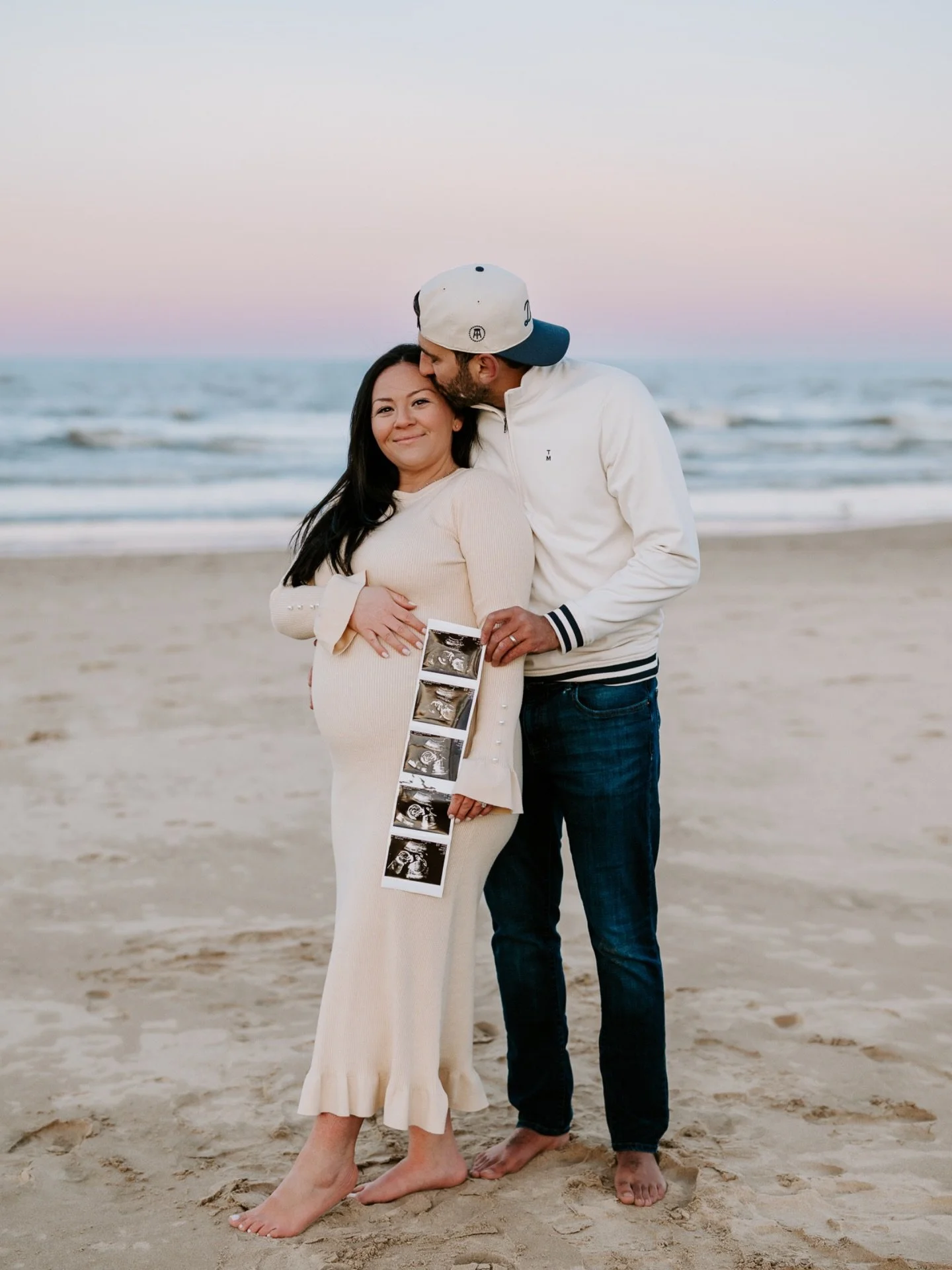 Christina + Paul during blue hour celebrating their baby that will be here SO SOON!!!!! Truly couldn&rsquo;t stop smiling/ keep my eyes from tearing up this entire session and while editing because I just love these two so much and beyond grateful I 