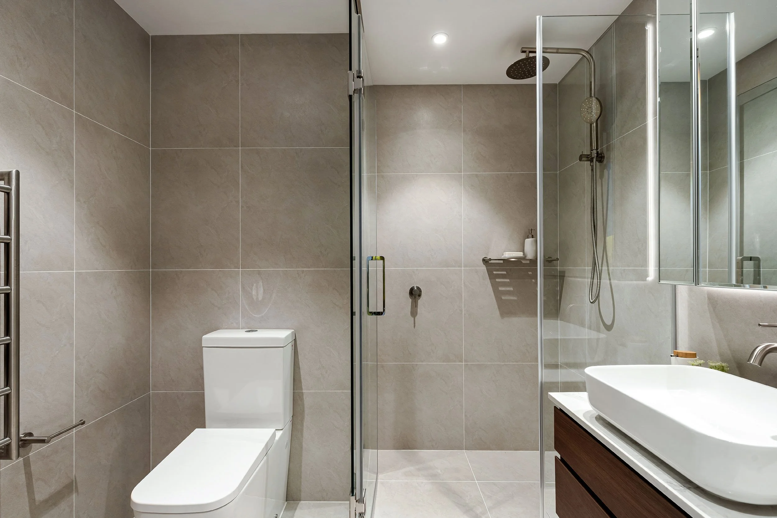 Elevation-Apartment-Modern-Bathroom-Northcote..jpg