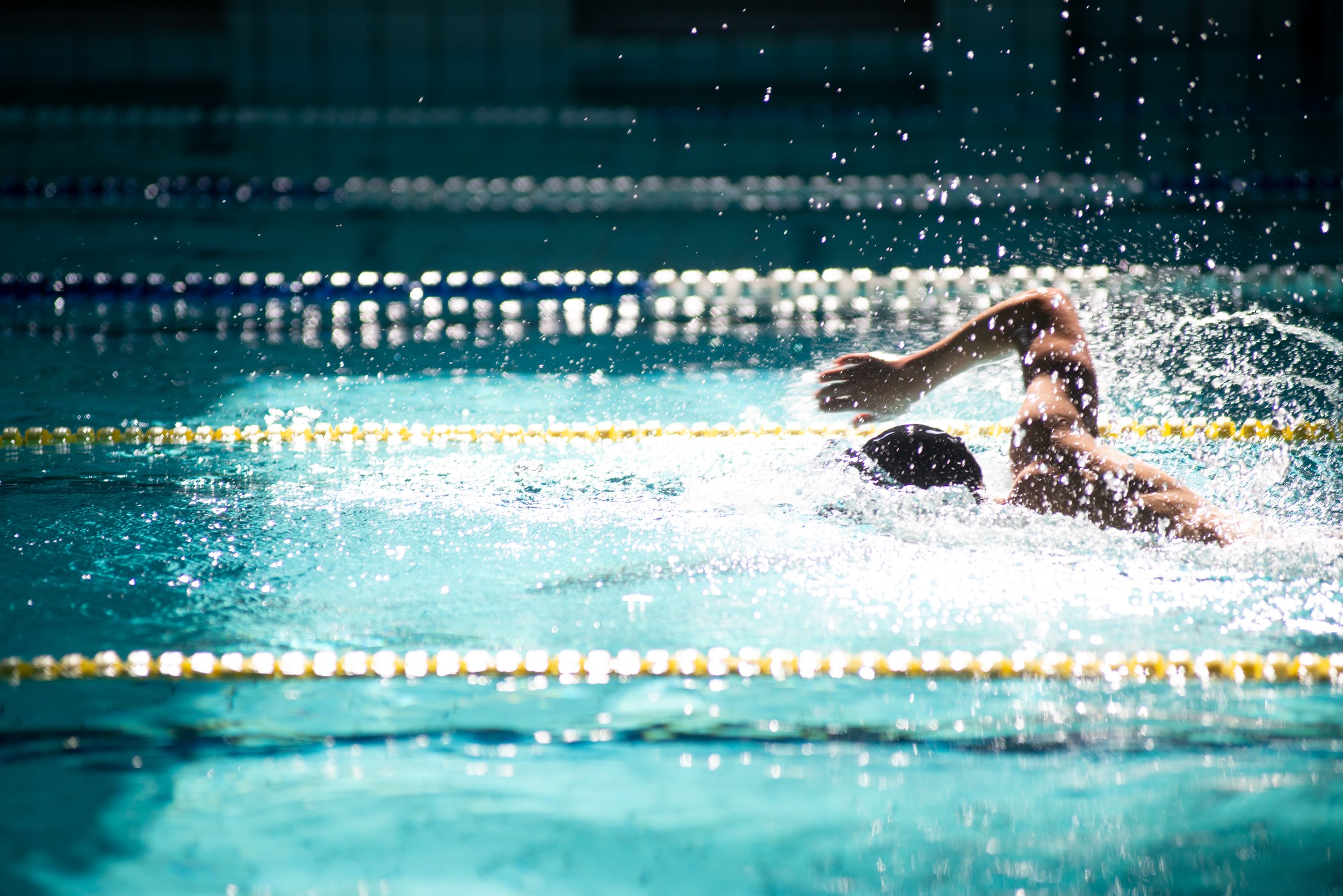 swimmer-swims-freestyle-in-the-pool-in-beautiful-s-2026-01-05-00-25-00-utc (1).JPG
