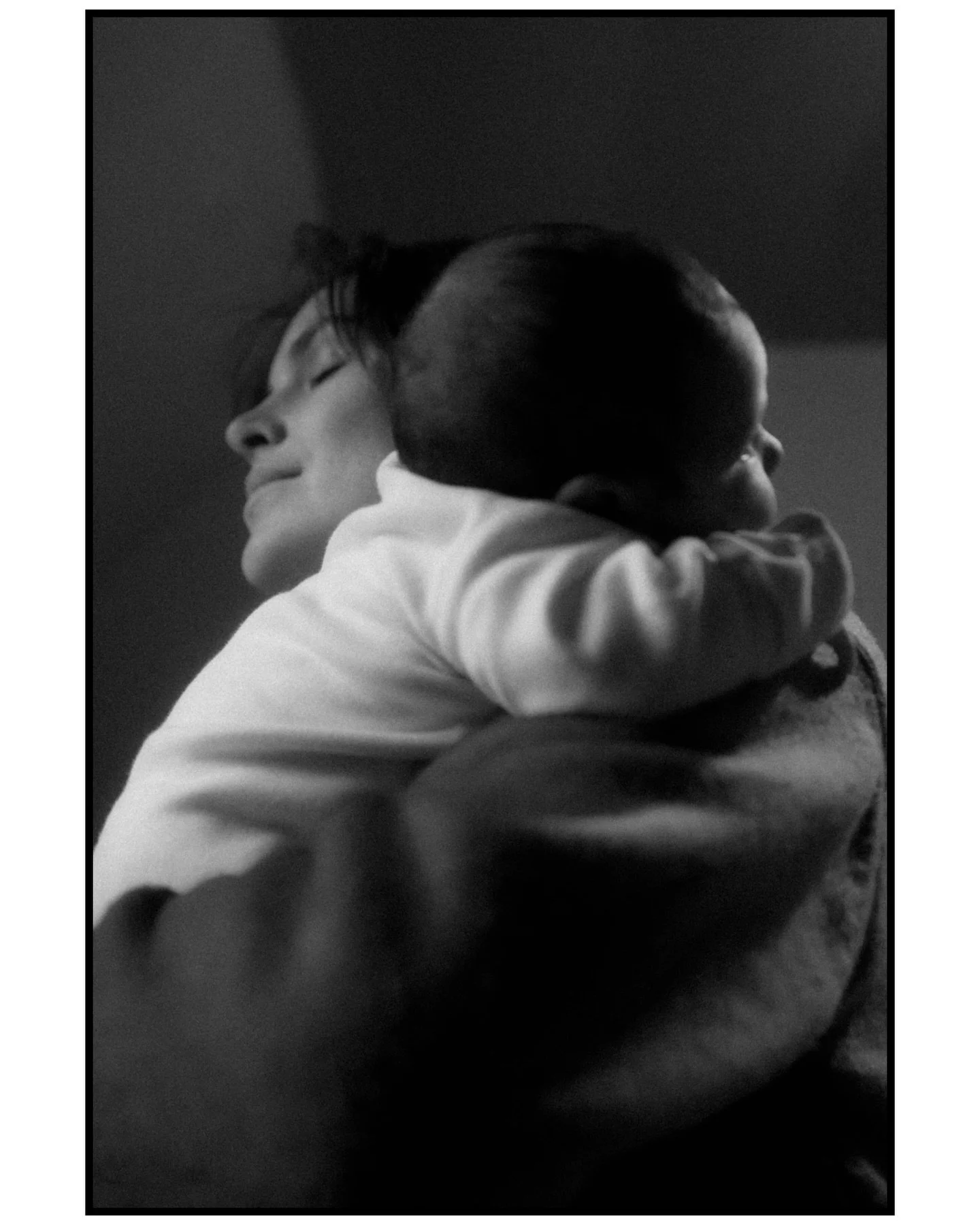 2 weeks with Reya today 🎈dipping my toes into newborn photography and I love how these turned out