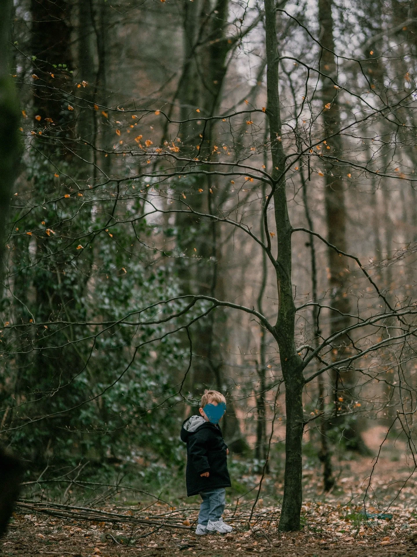 A game of hide and seek in the woods 🌿

My family photography approach for little ones is just to let them play and explore for a stress and tantrum free experience. A nice bonus is that it also creates natural photos for you to cherish from a day t