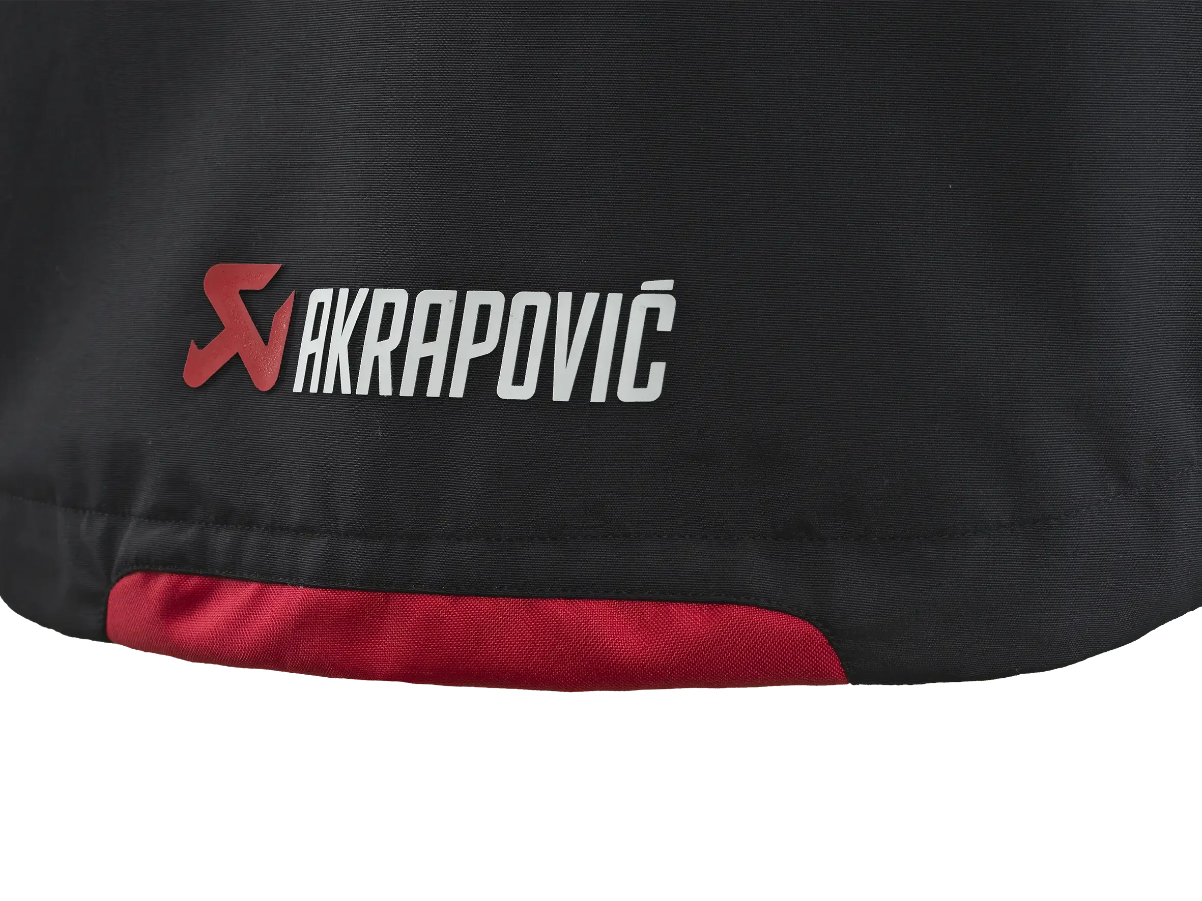 AkrapovicCorpoCollection_RainJacket_detail_LogoBack_4.webp