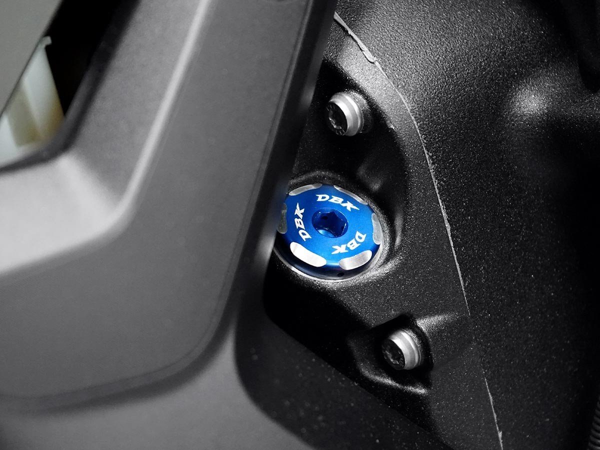 too03-bmw-engine-oil-cap.jpg