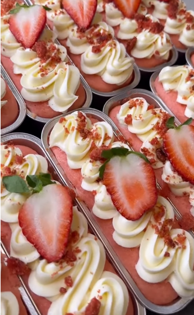 Strawberry Mini Cakes