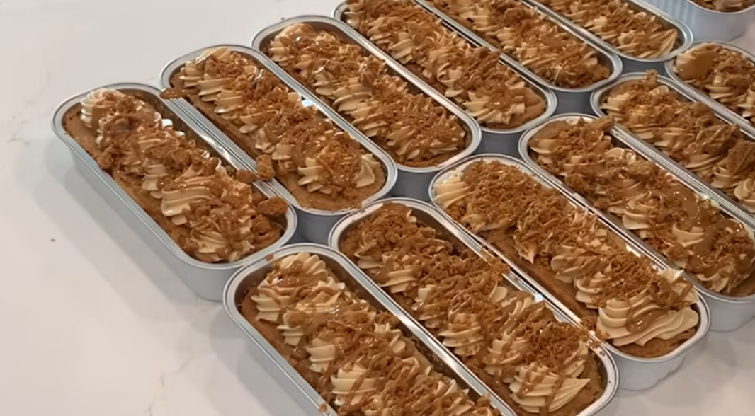 Cookie Butter Mini Cakes