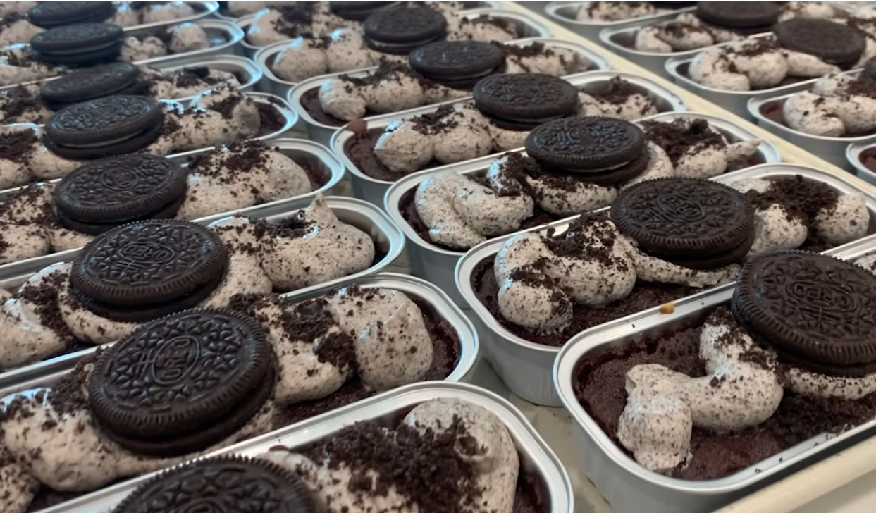 Cookies and Cream Mini Cakes