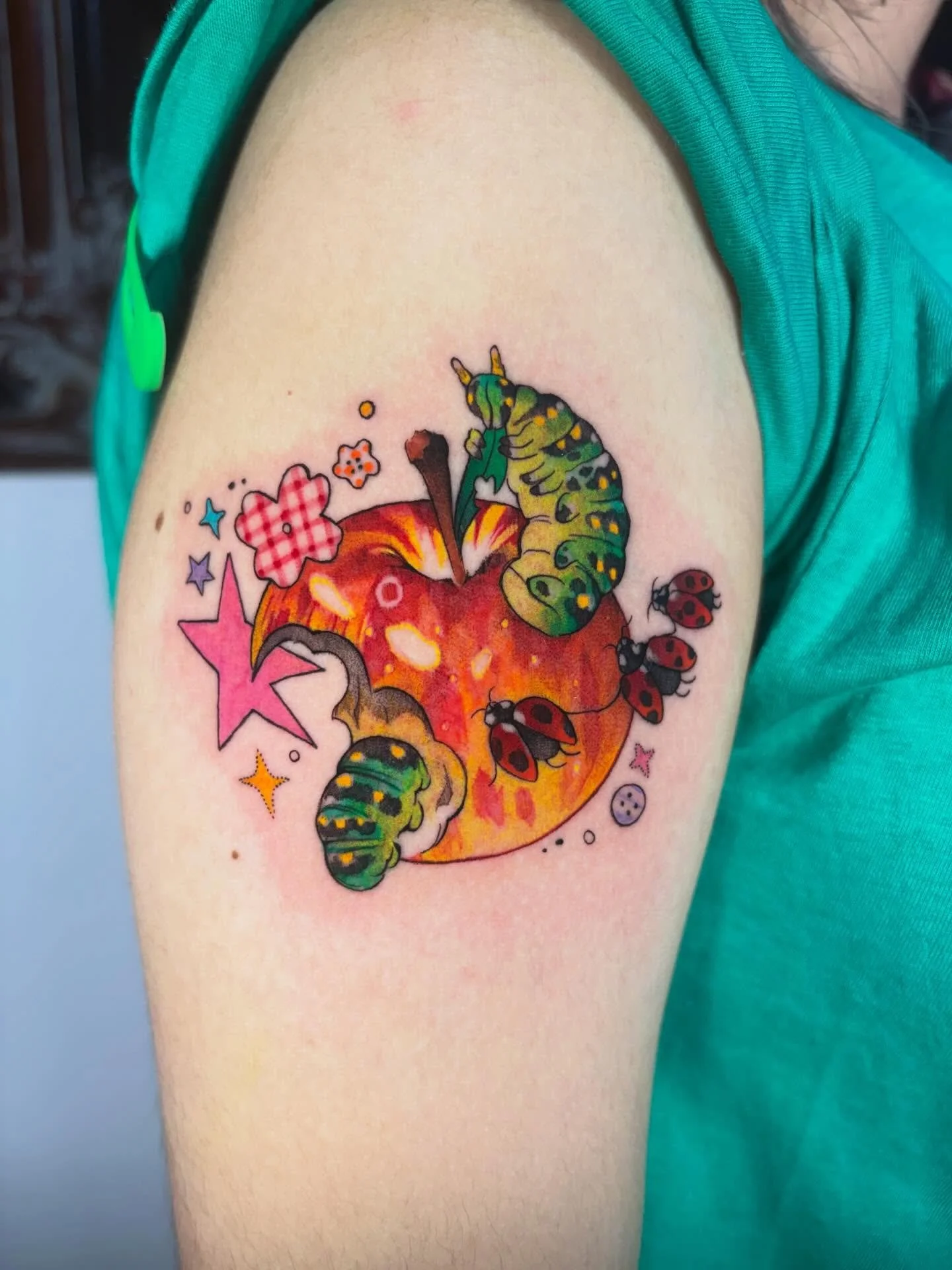 Another hungry little caterpillar munchin on an apple! And some lovely little ladybugs too 🐞🐛⭐️✨🍎

NYC books are open! Booking link in bio, DM for inquiries.

#tattoo #tattoos #nyctattoos #nyctattooartist #nyctattoo