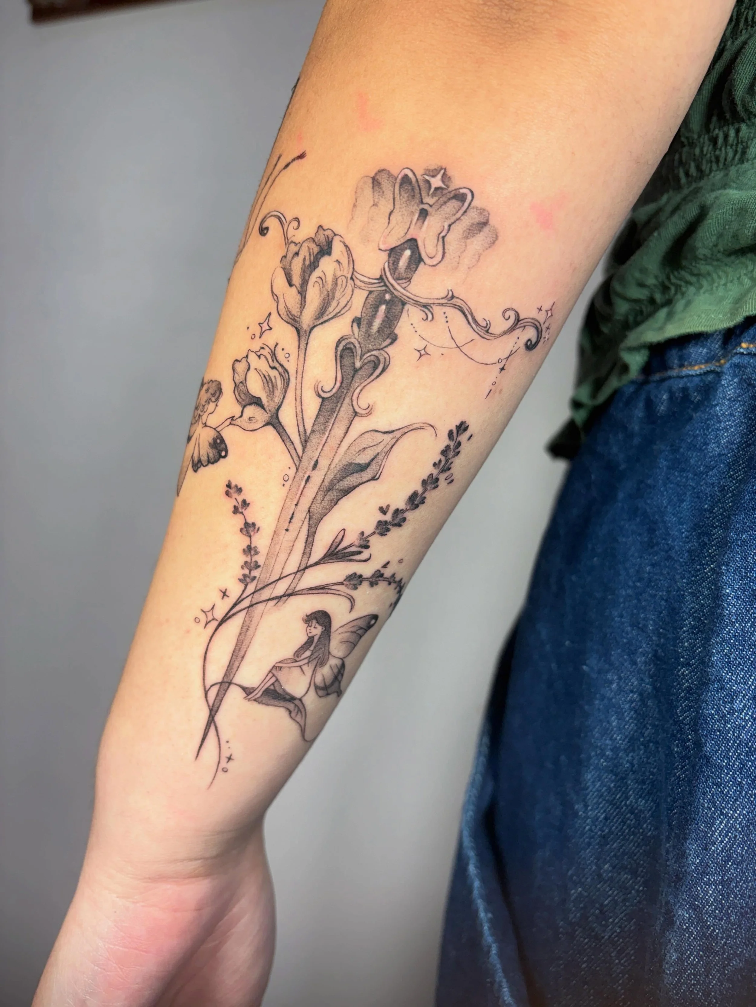 A whimsical fairy and flower sword ✨🧚🏻&zwj;♀️🌷🗡️ Loved working on this custom design so much! 

NYC books are open for June! Booking link in bio, DM for inquiries.

#tattoo #tattoos #nyctattoos #nyctattooartist #nyctattoo
