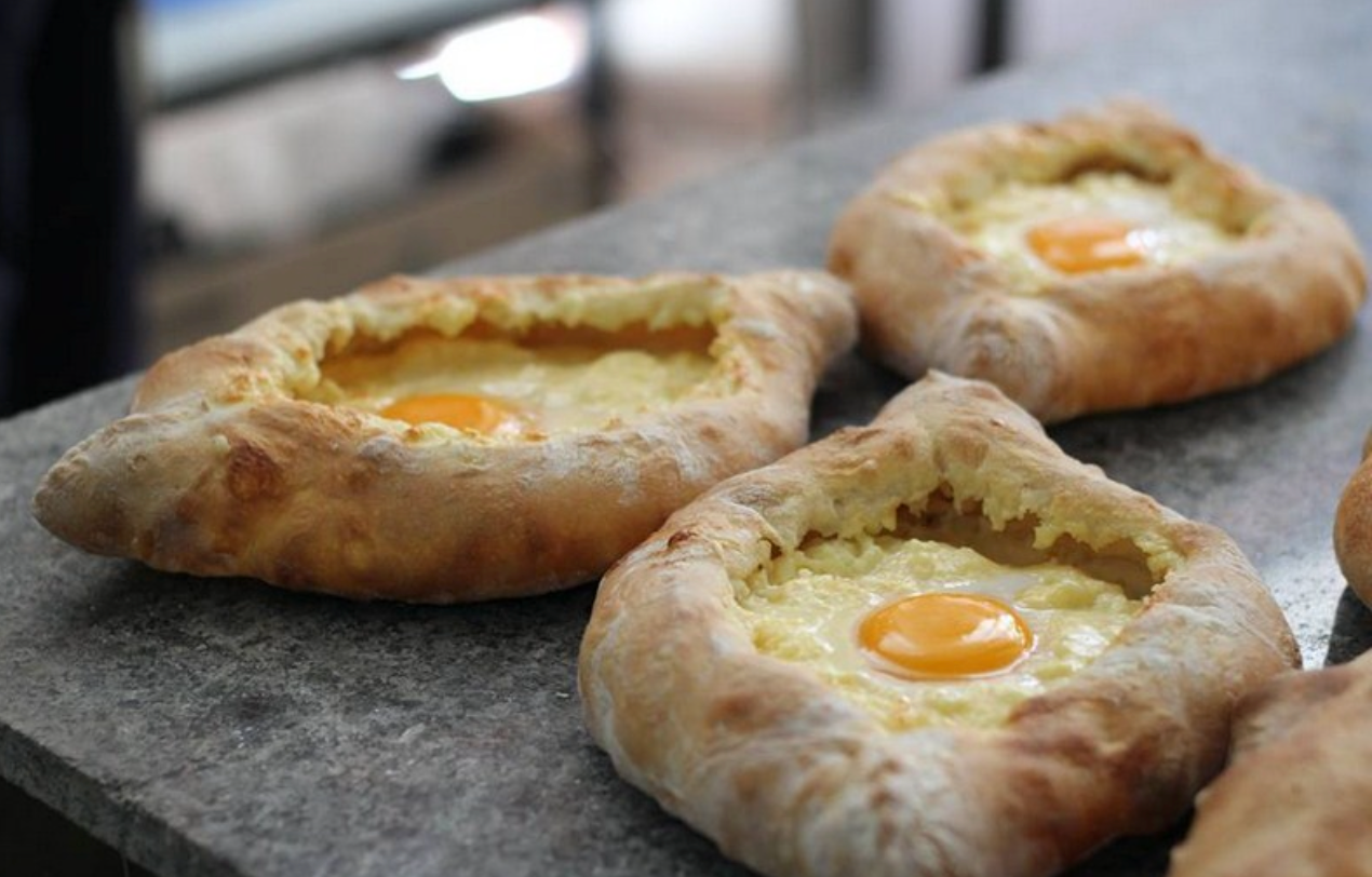 Kahramanmaras style bread with eggs, cheese, and butter