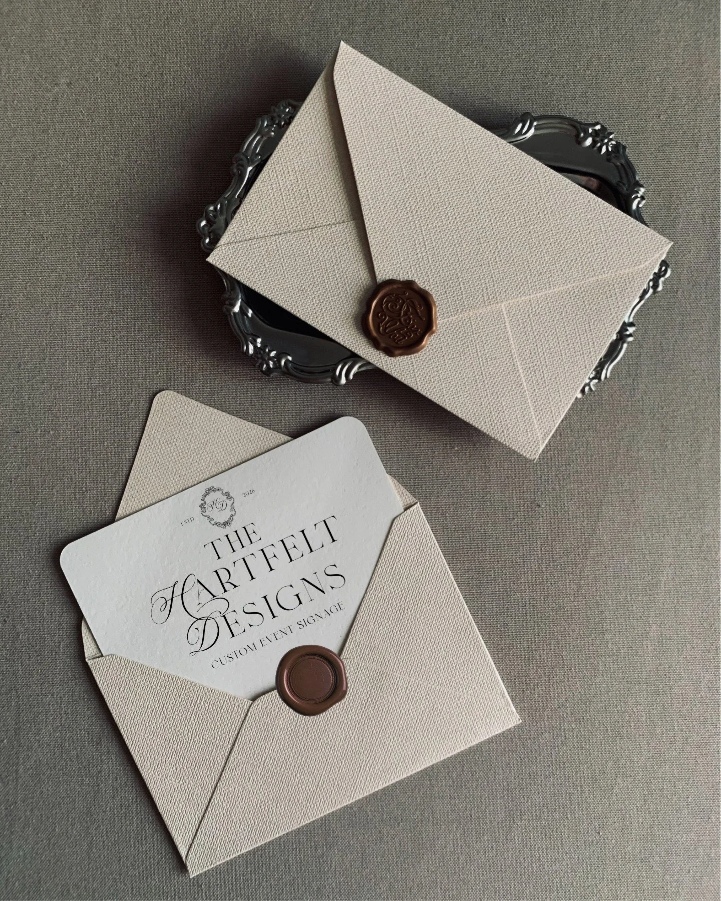 Special delivery: standout style ✨

First impressions matter, and at The Hartfelt Designs we're here to make sure to wow your guests. It&rsquo;s all about those details that instantly set the tone and get people excited for what&rsquo;s coming!

Ever