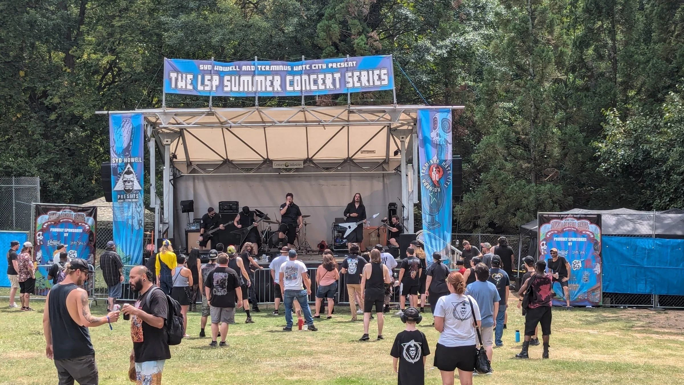 lsp-concert-crowd.jpg