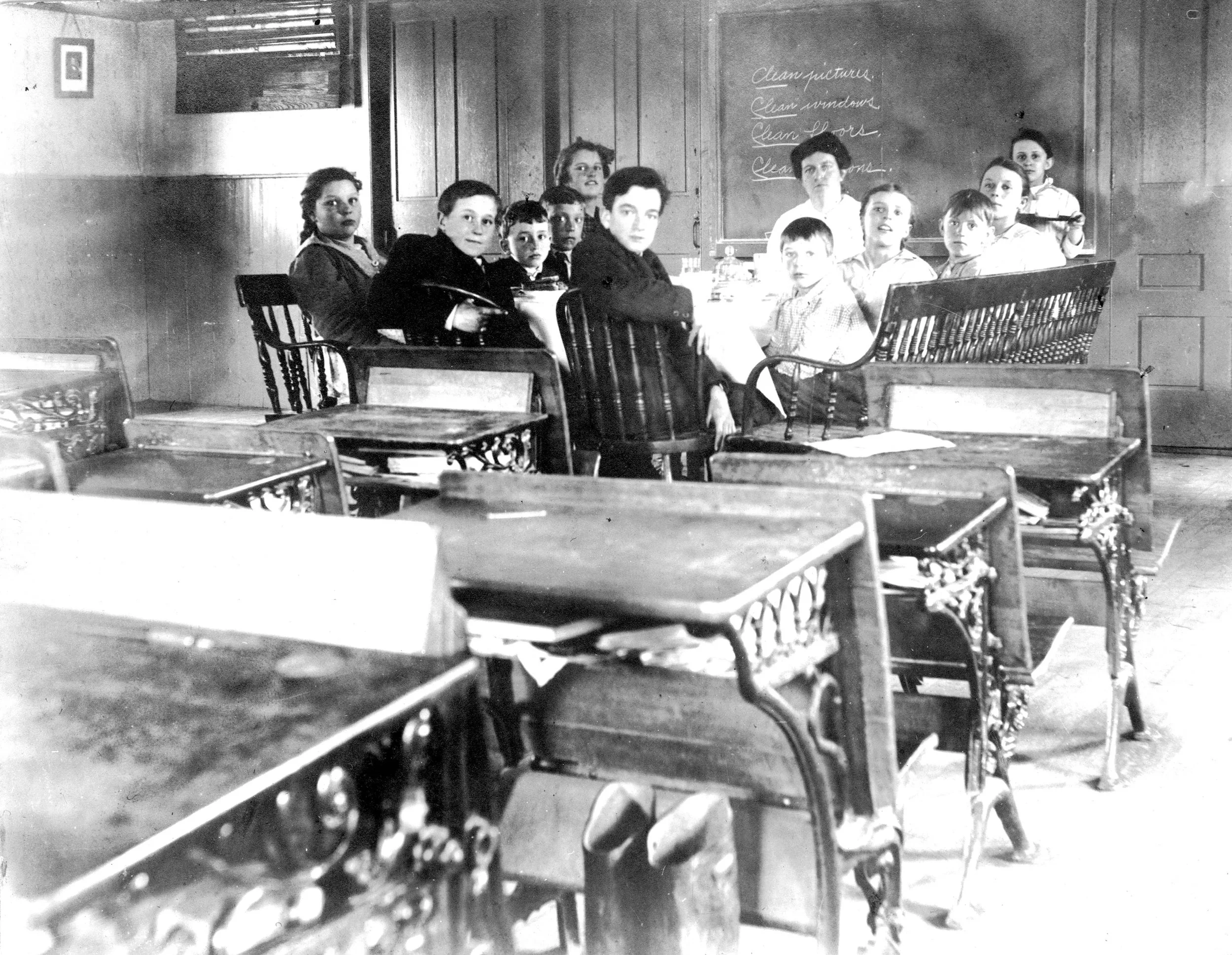 Scholars inside schoolhouse near Bond’s Corner n.d