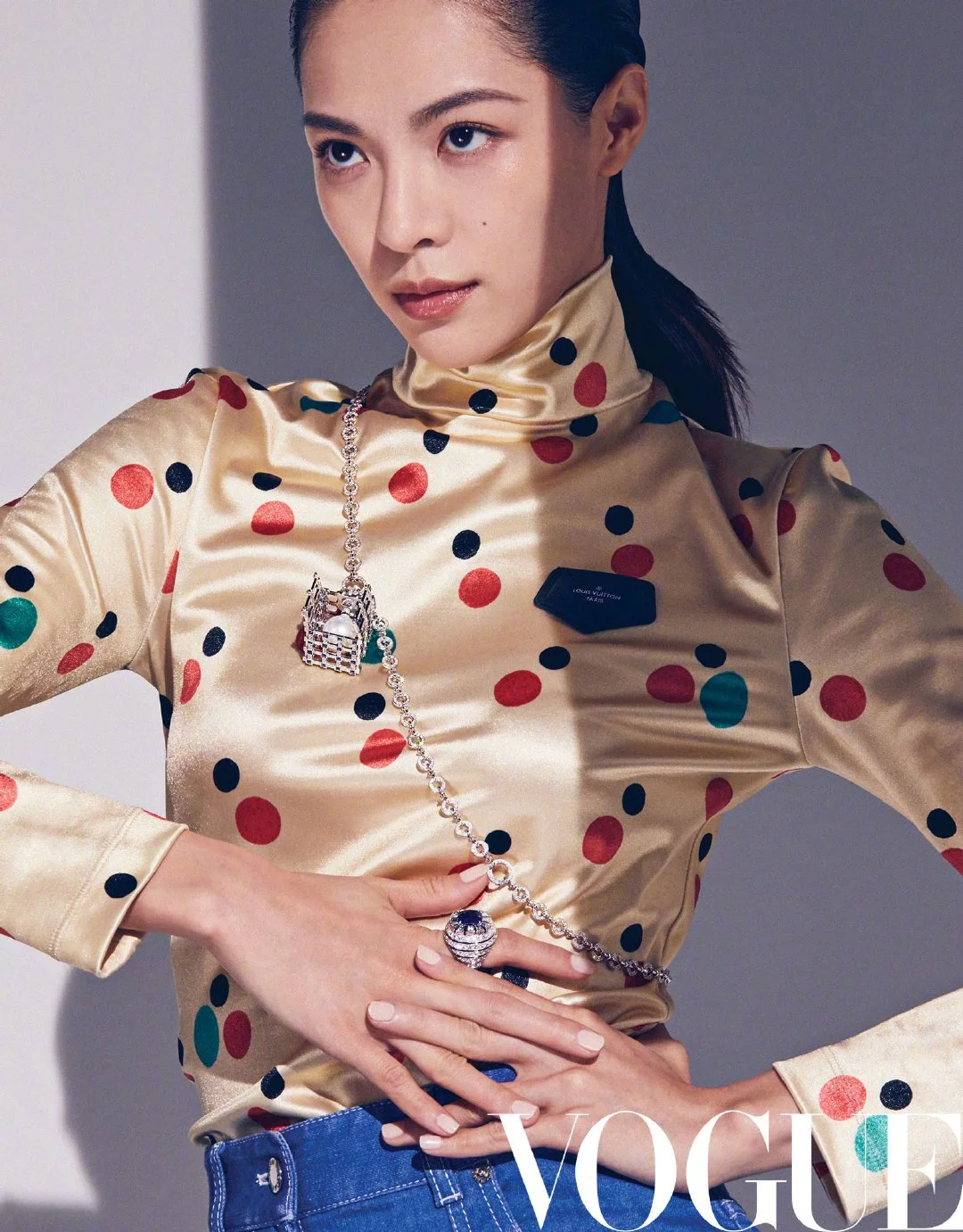 Olaf_Wipperfürth_Vogue_China_Louis_Vuitton_Jewelry-special04.jpg
