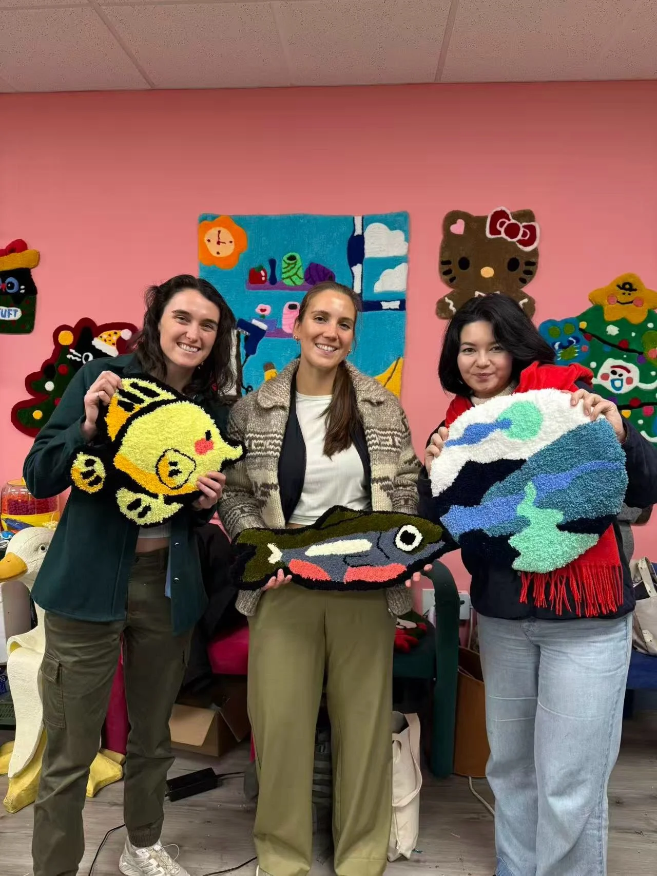 The vibes? Immaculate.
The tuftings? Extra cute. 🐻🌸
Come hang out, laugh with friends, and turn creativity into a memory you can take home 💛
This is your sign to tuft with us at Banana Art Lab ✨

#BananaArtLab #TuftingVibes #CreativeEnergy #CuteTu