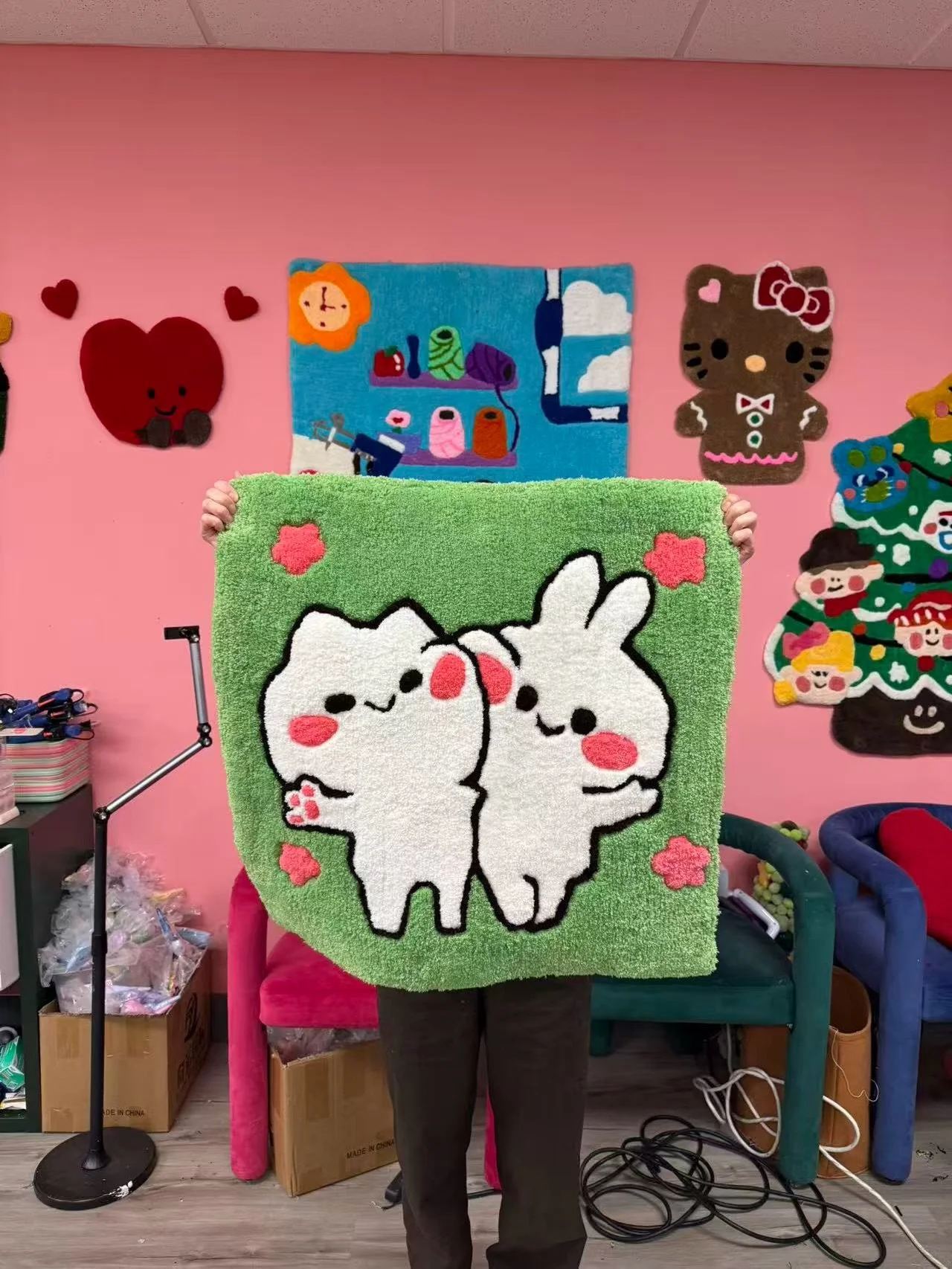 🔥 Feb is on FIRE at Banana Art Lab! 🔥 
We&rsquo;re seeing sooo many cute tuftings come to life, stunning silver rings, the coolest fluid bears, and adorable decoden projects every single day 🧶💍🐻✨ 

Whether you&rsquo;re planning a fun date, girls