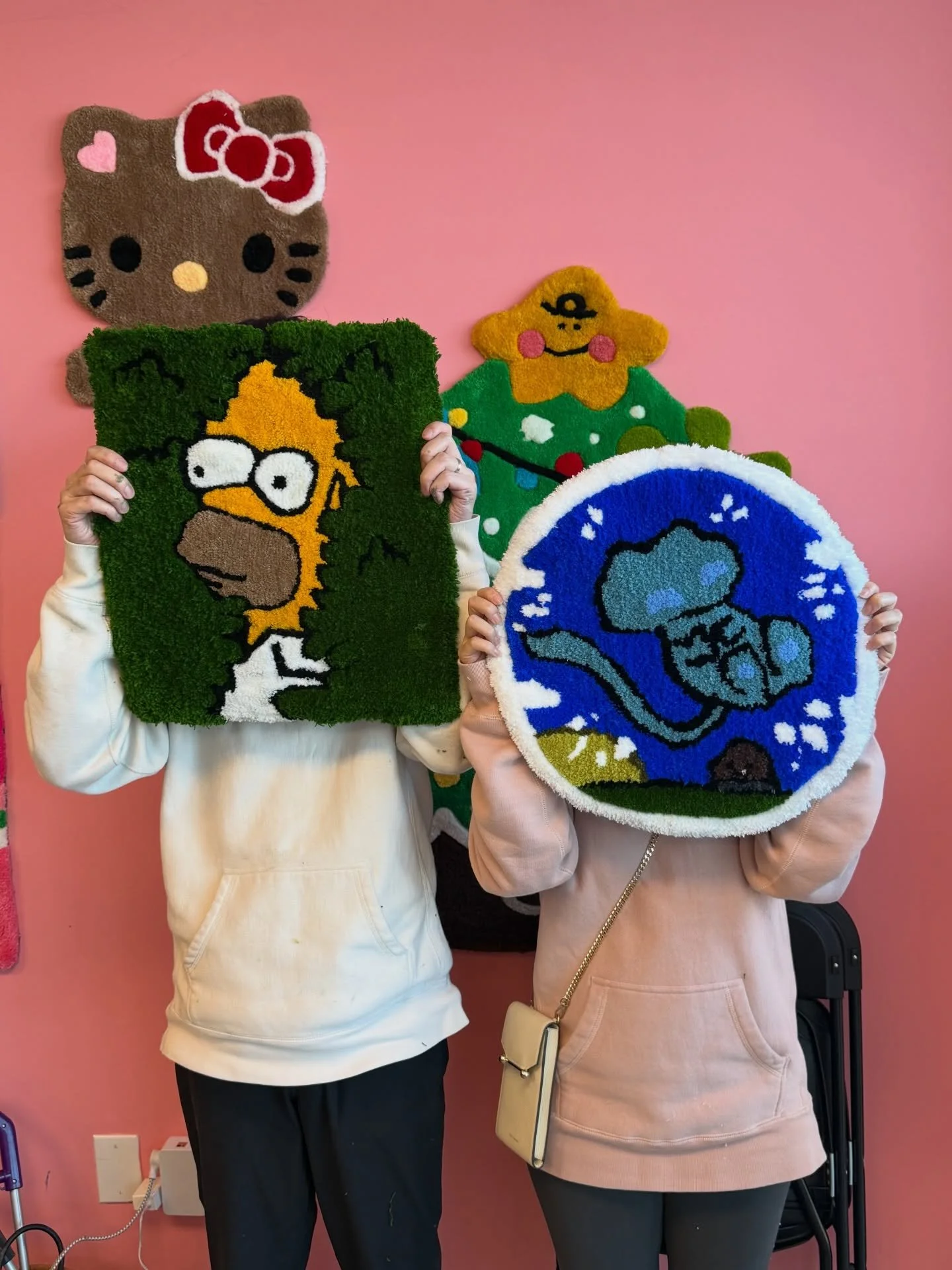 Happy Family Day everyone 🤍✨

We LOVE the vibes bouncing at Banana Art Lab today 🥰 The studio is full of creativity, laughter, and so many cute projects coming to life! From cozy tufting pieces to shiny silver rings and the sweetest decoden creatio