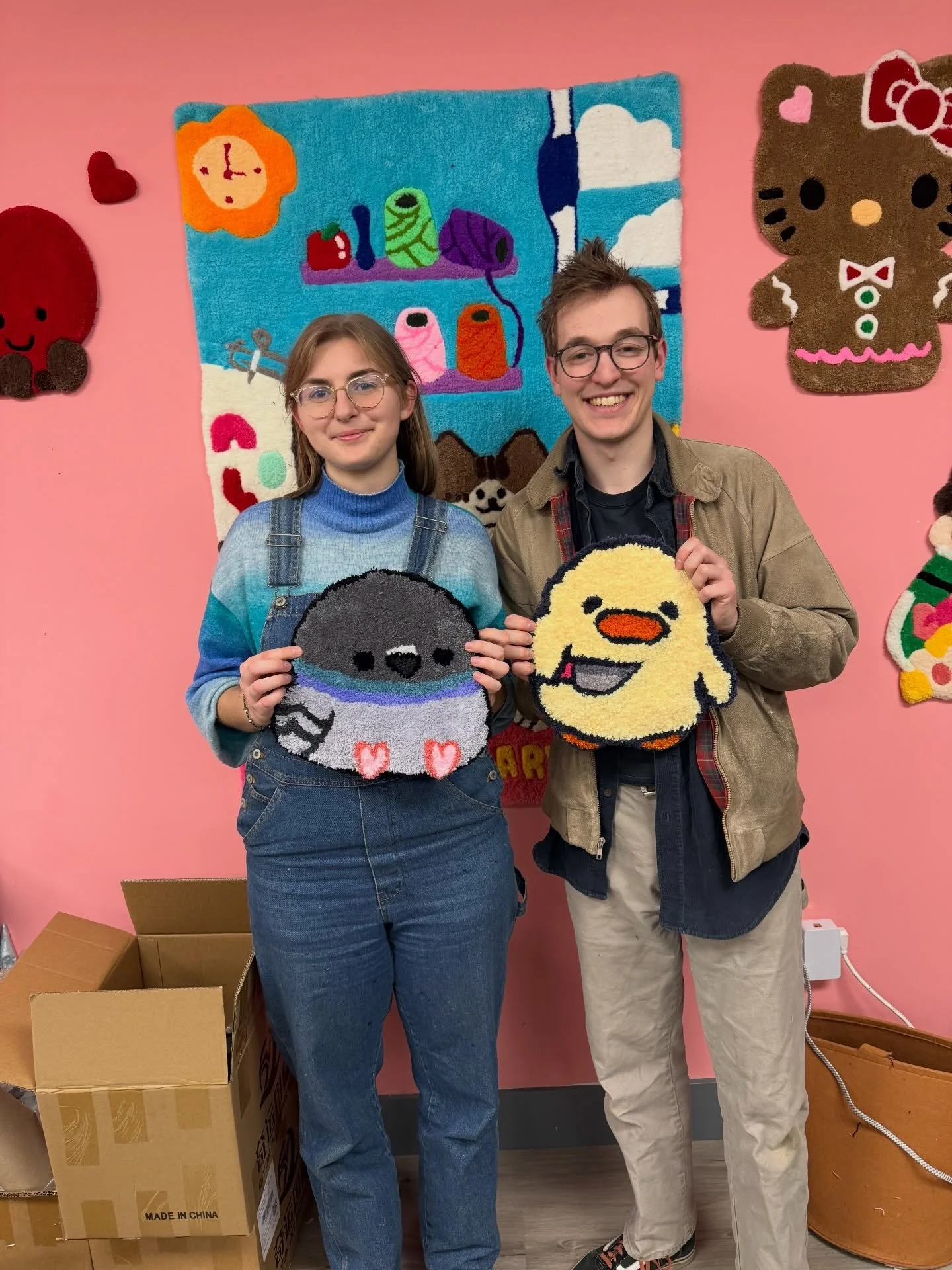 You know spring is coming when all the cute birds and florals start popping up 🌸🐦🌼 The soft spring vibes on the tufting frames lately have been so adorable ✨💕

Come by and create your own unique piece 🎨🧶 Pick a design, get cozy, and bring it to