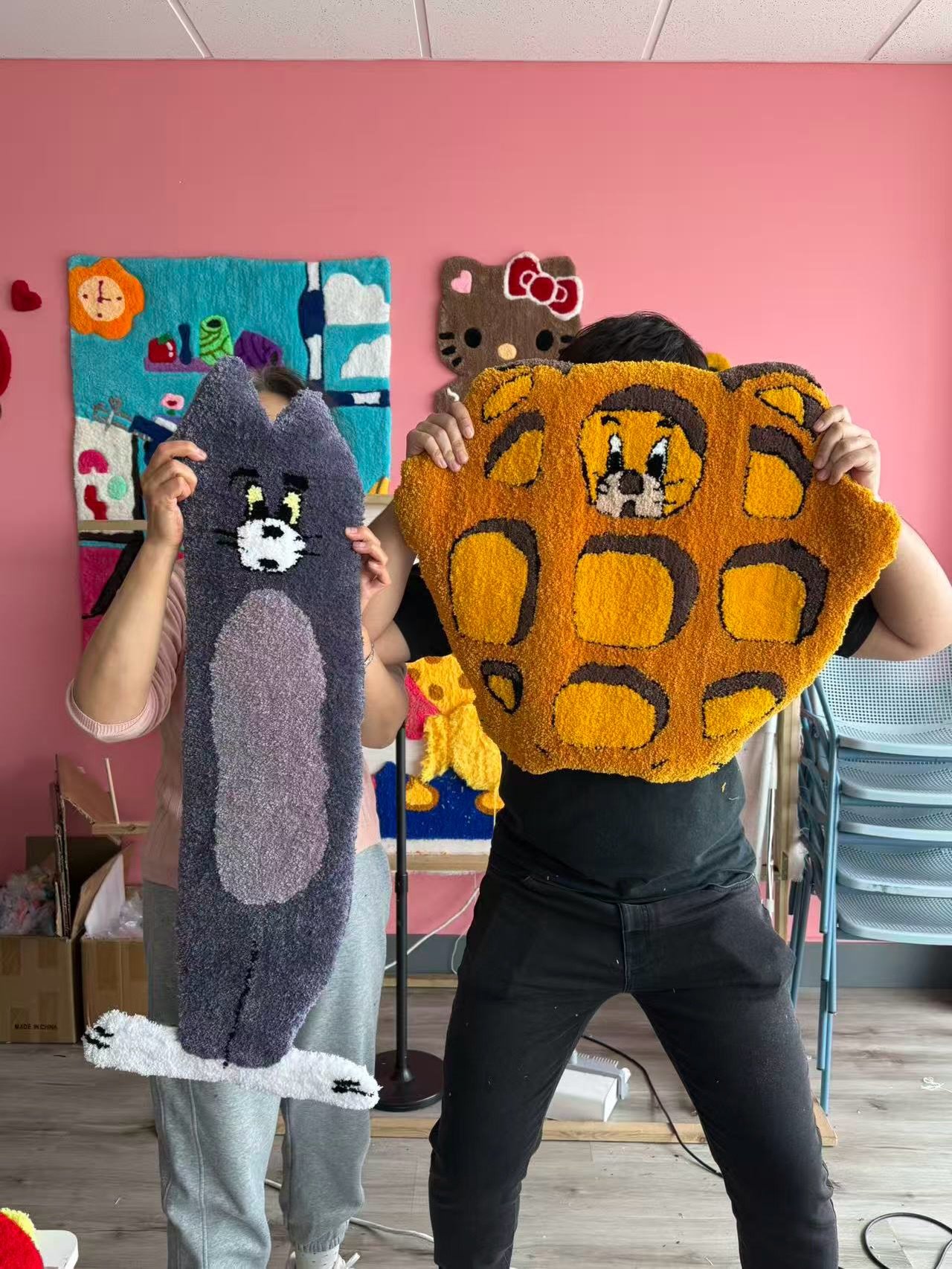 Tom &amp; Jerry are back together 🐭🐱✨ 
It&rsquo;s been a while&hellip; and now we finally have BOTH 💙❤️ Come by and tuft something special, silly, nostalgic, or totally your own. 

✨ 100+ yarn colors 
✨ Endless design possibilities 
✨ Friendly ins