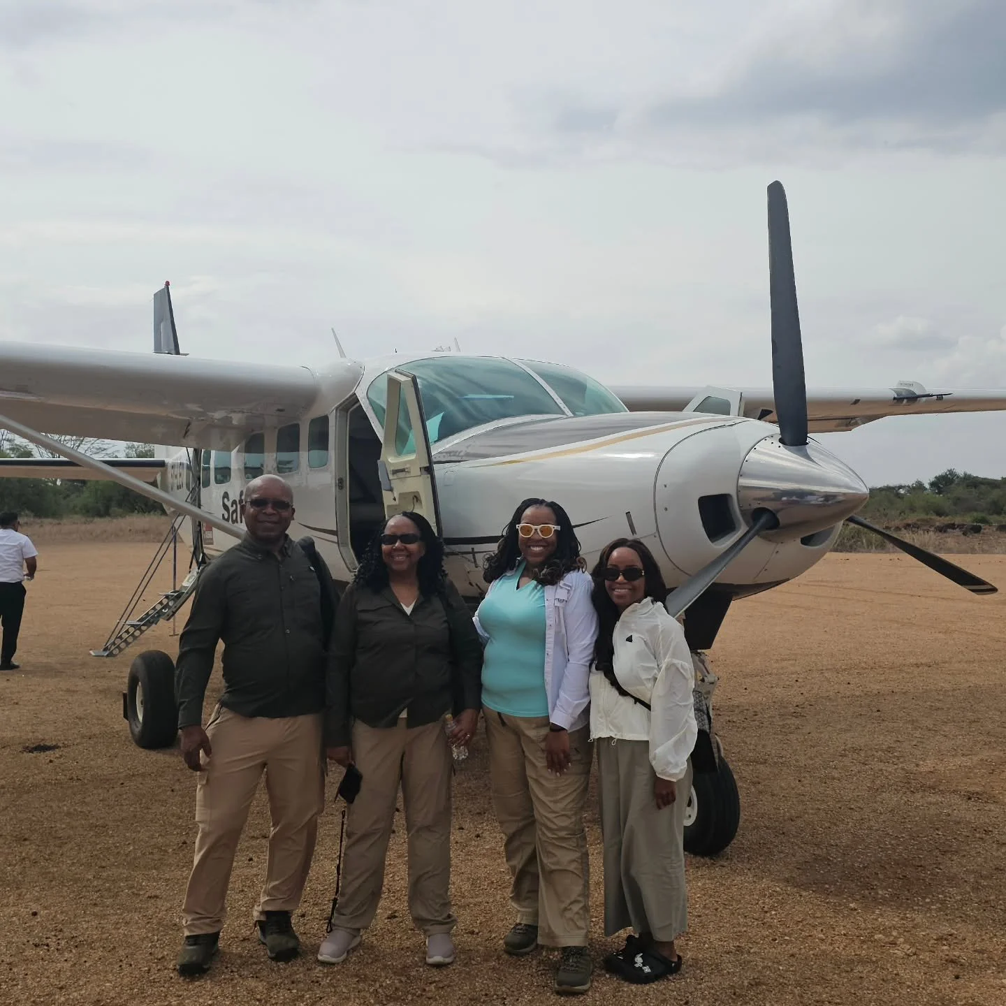 So much gratitude to the staff at @finchhattons for making my parents first safari so magical. 

Under the expert guidance of Isaac and Alphonse we saw so much incredible wildlife up close including elephants, a leopard, a cheetah, a lioness, all typ