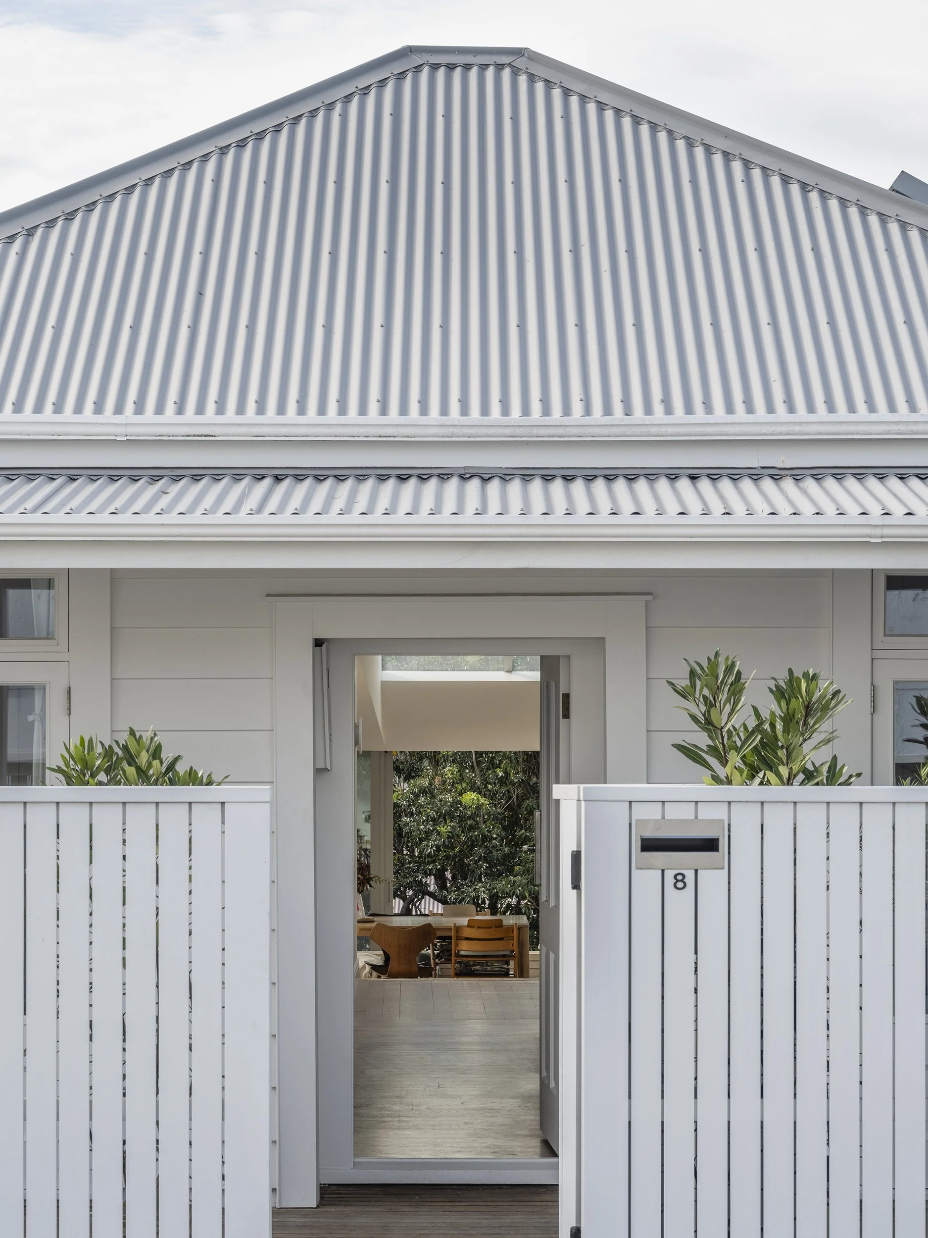 RIDGE HOUSE