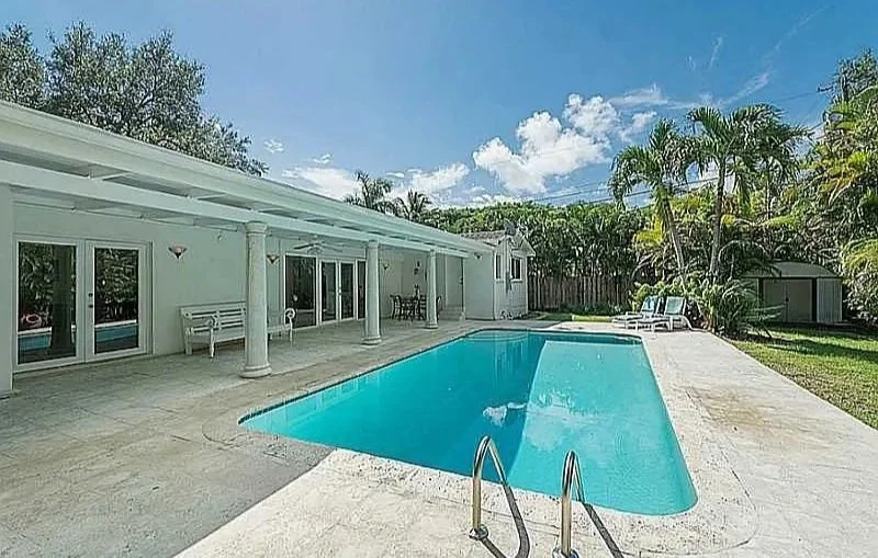 Pool+Patio.jpg