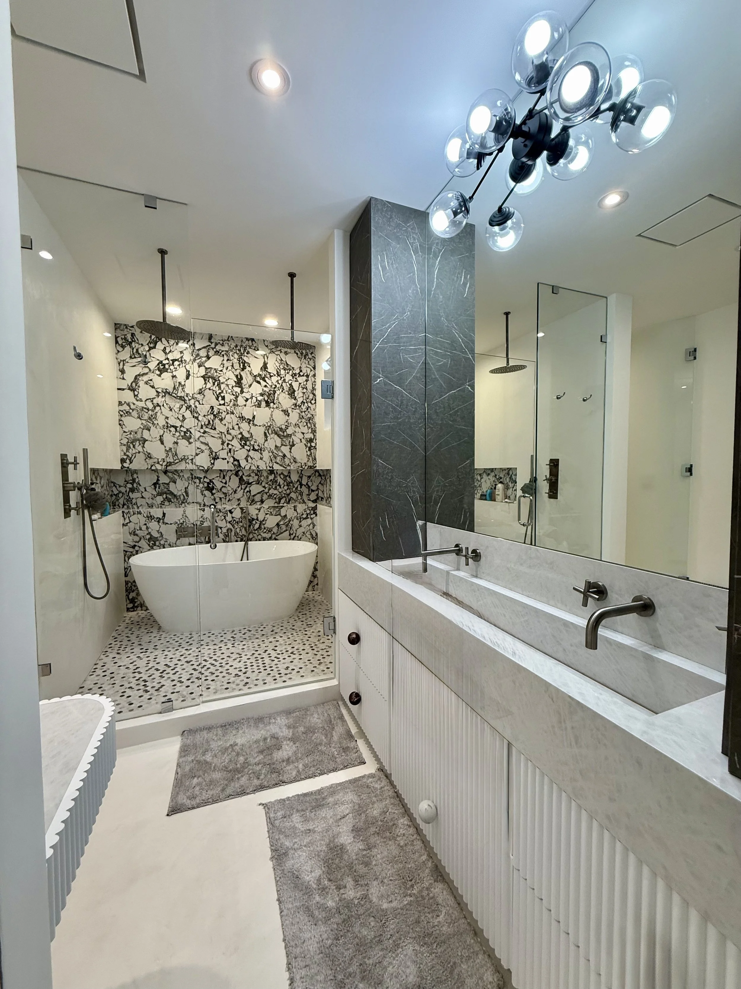 Principal Bath 1.jpeg