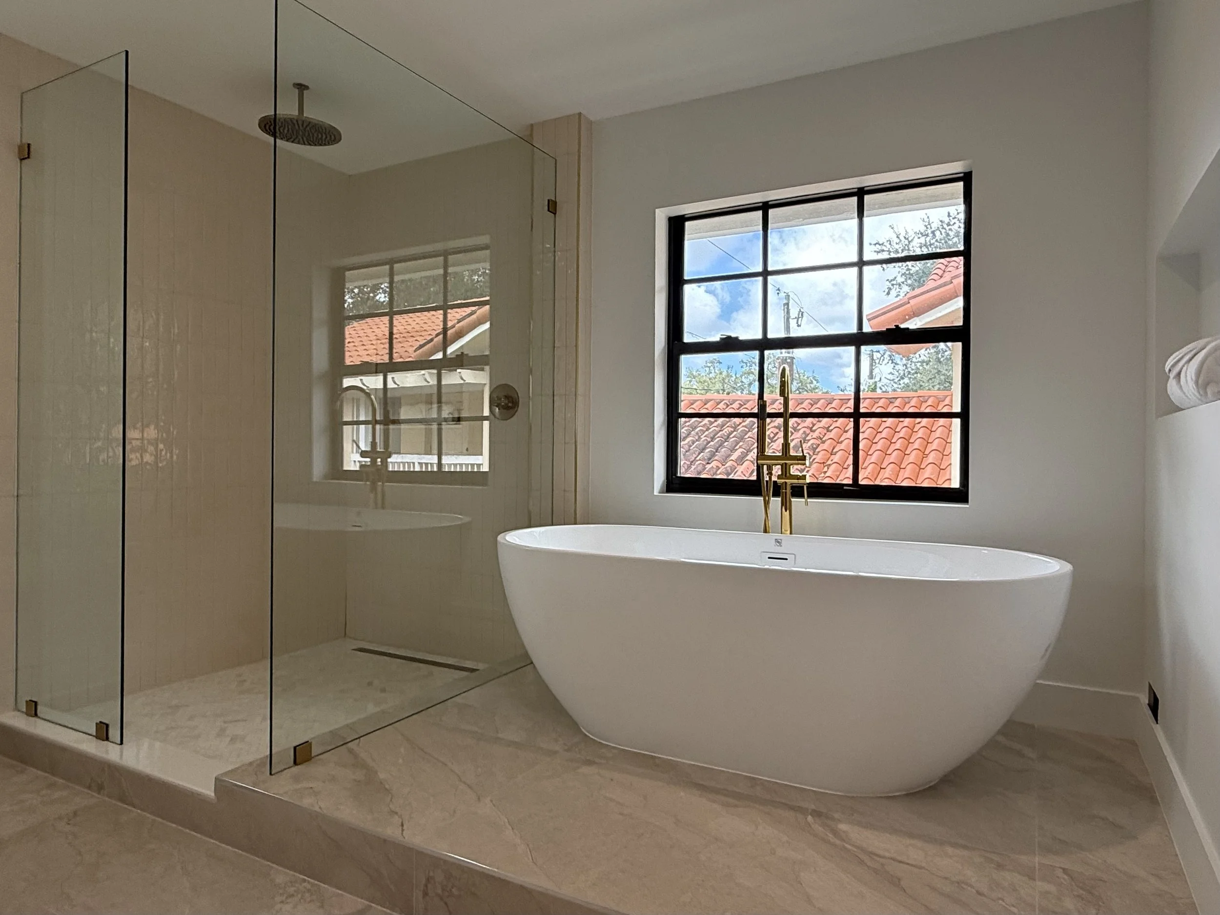 Principal Bath 3.jpeg