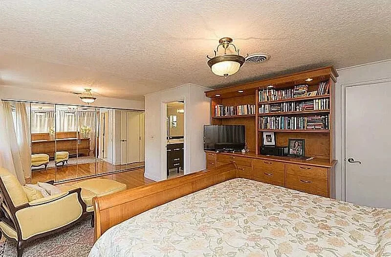 Master Bedroom Before.jpg