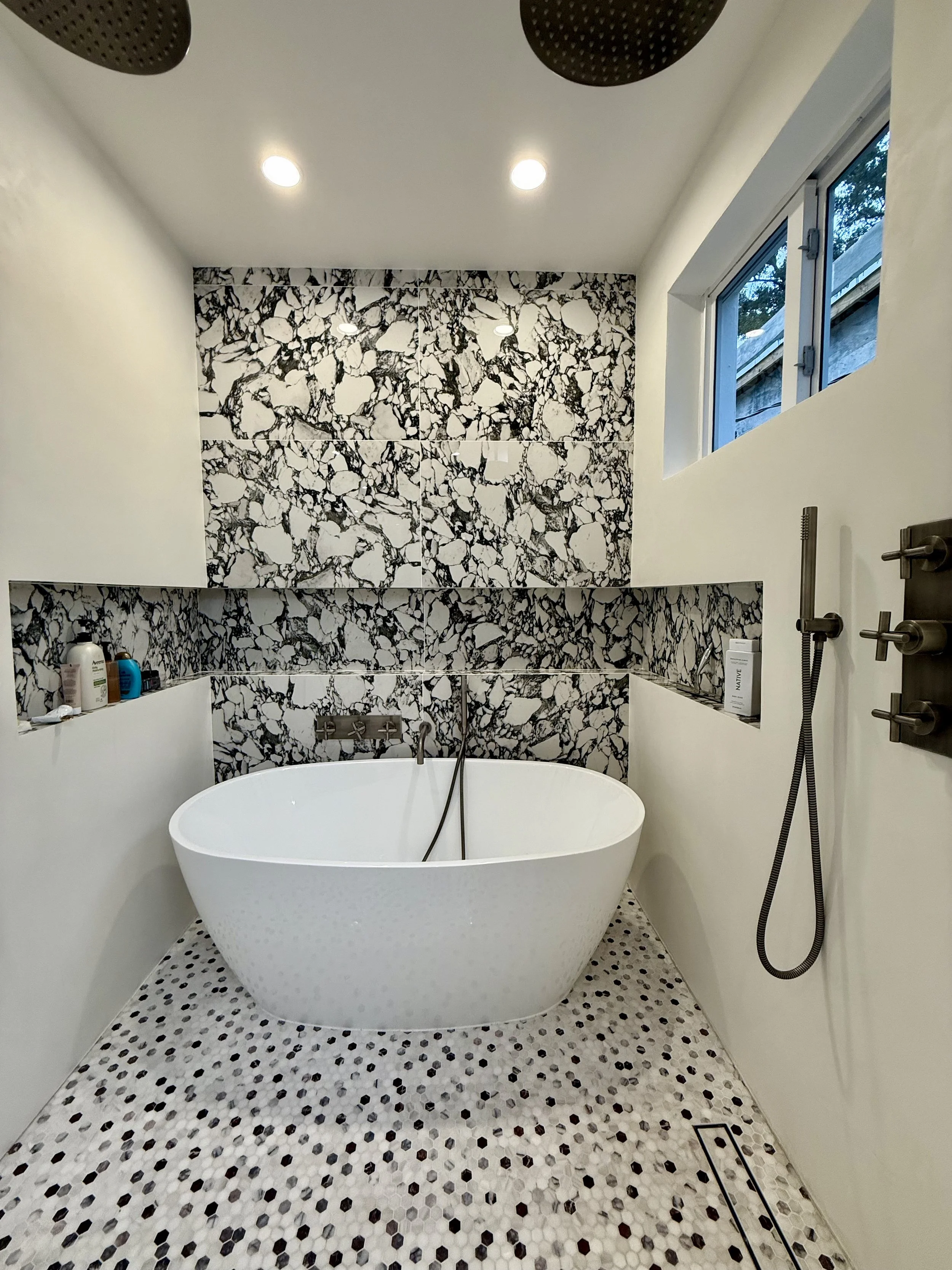 Principal Bath 2.jpeg