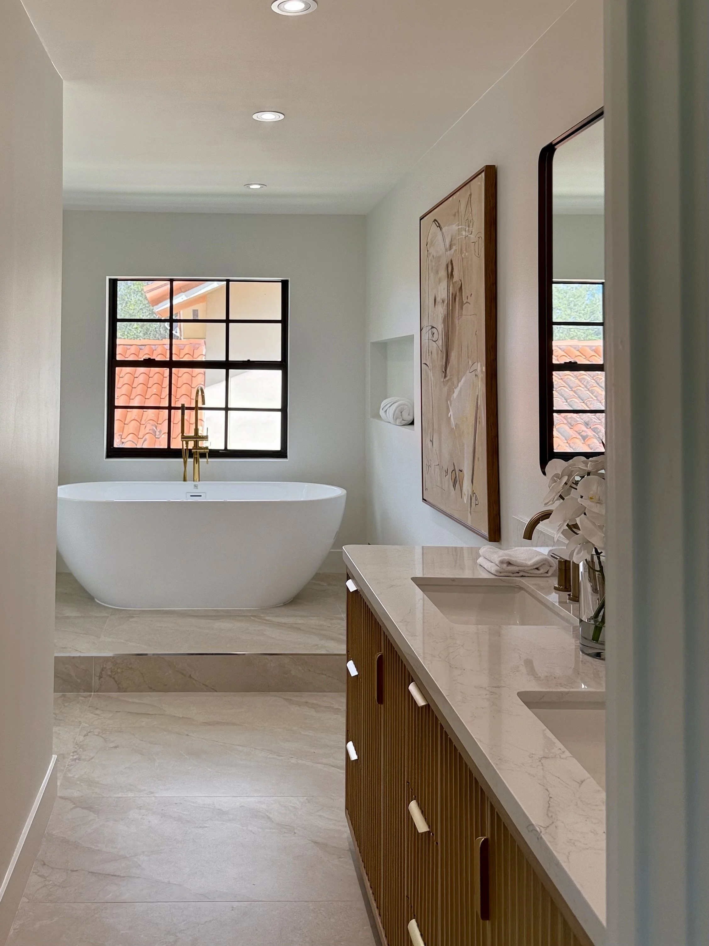Principal Bath 2.jpeg