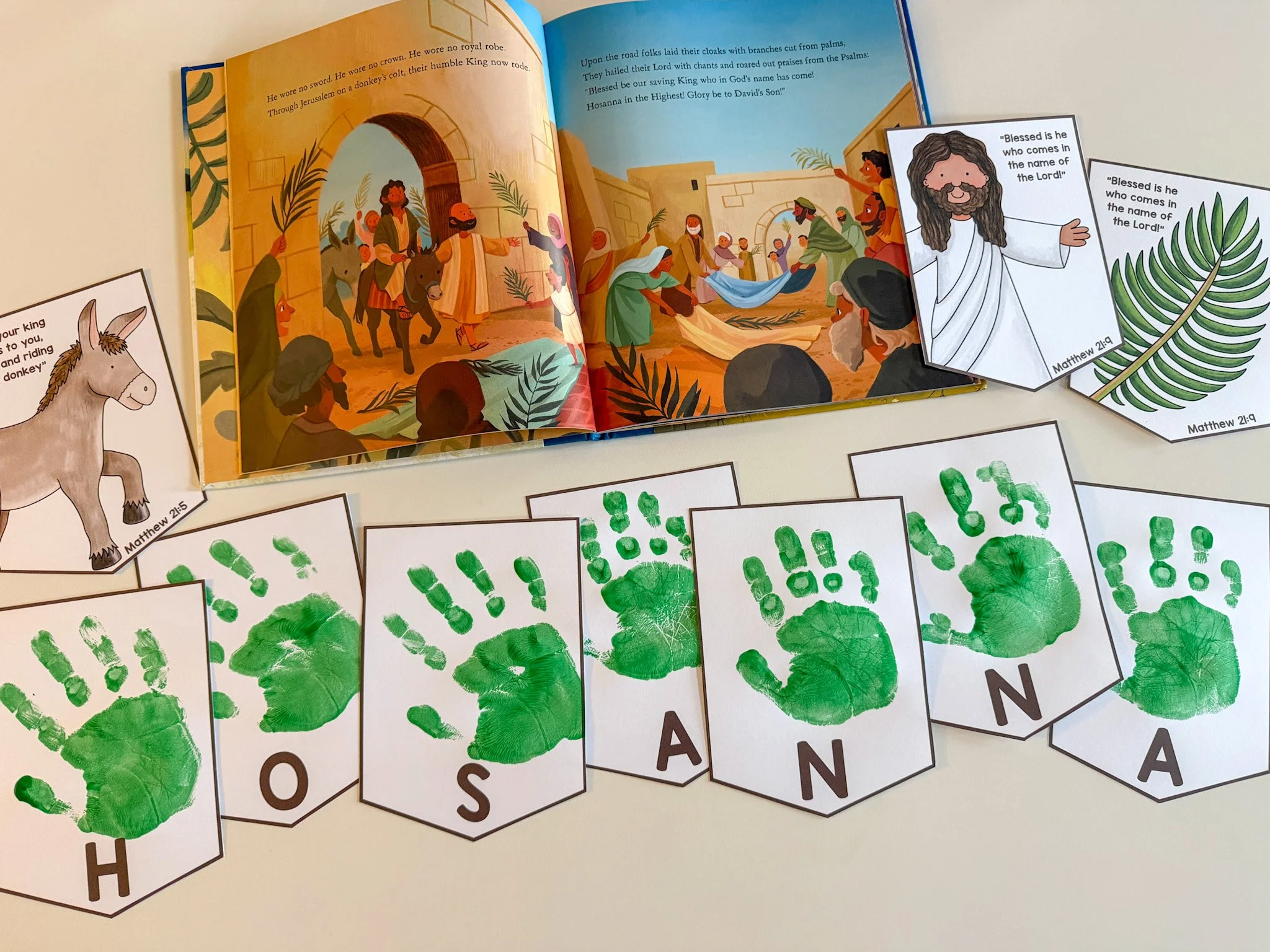 Hosanna Handprint Garland for Palm Sunday, English and Spanish