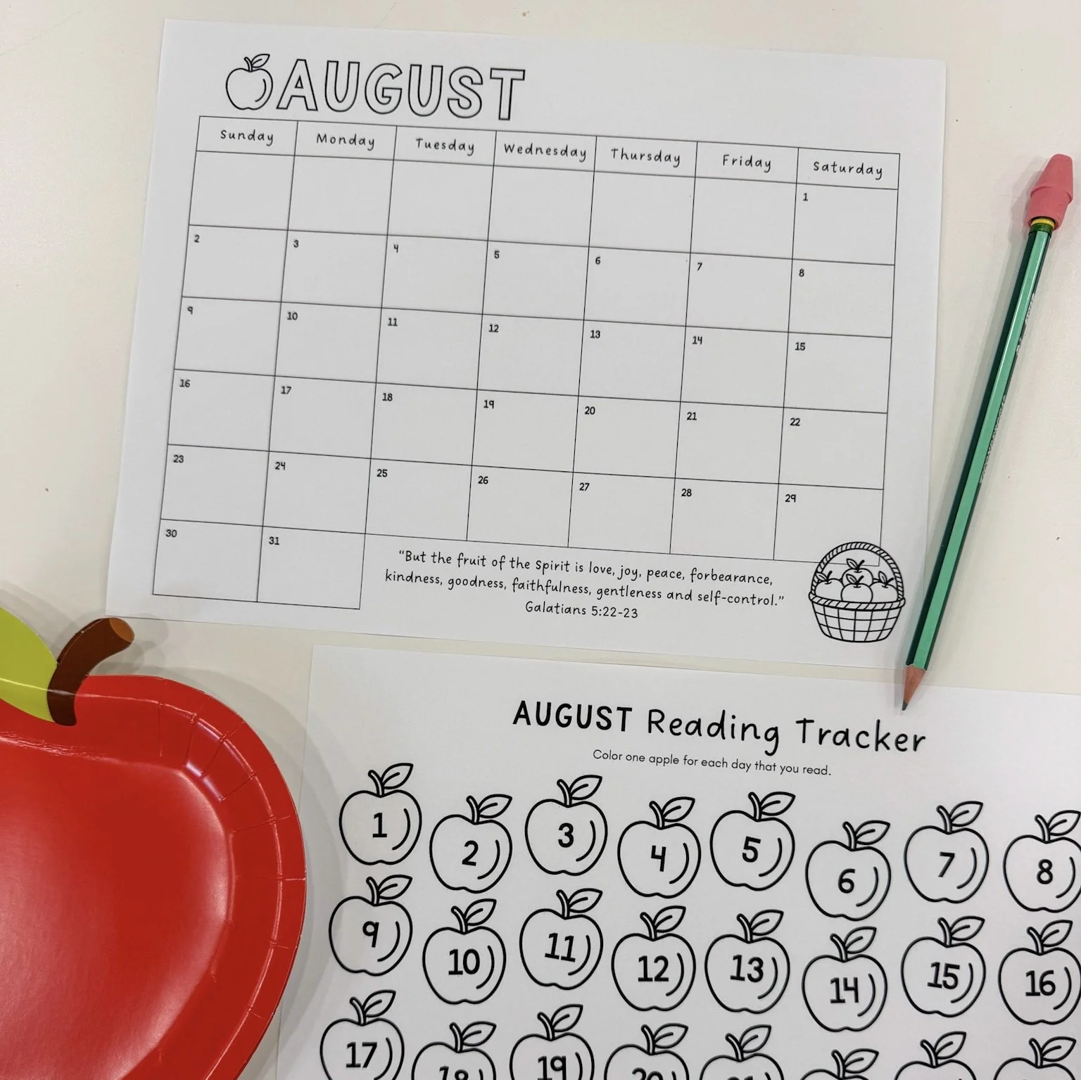 August Calendar and Reading Tracker, English