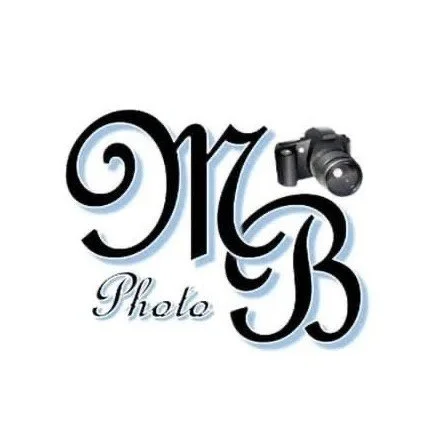 Logo avec les initiales M et B stylisées, une caméra, et le mot 'Photo' en cursif.