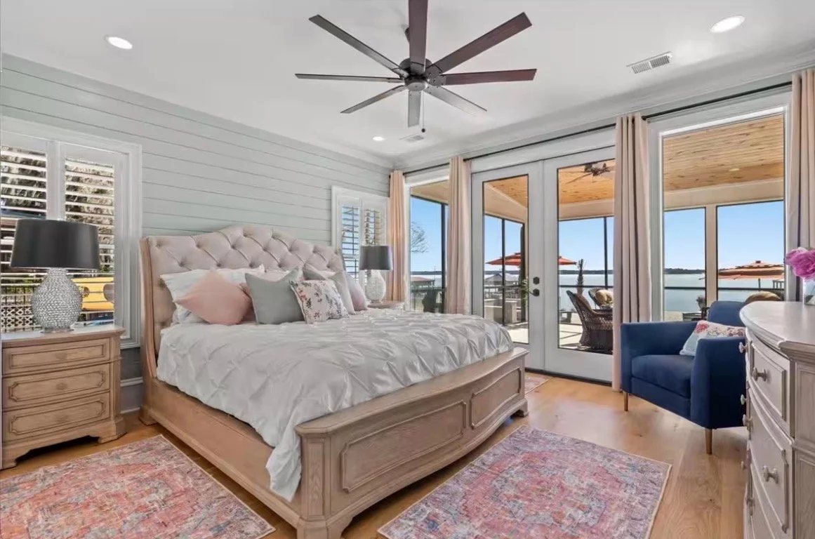 King Private Bathroom.jpeg