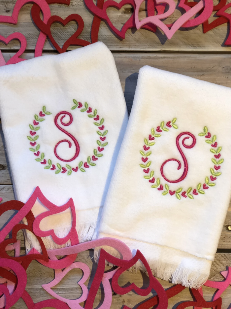 Heart Wreath Personalized Fingertip Towel